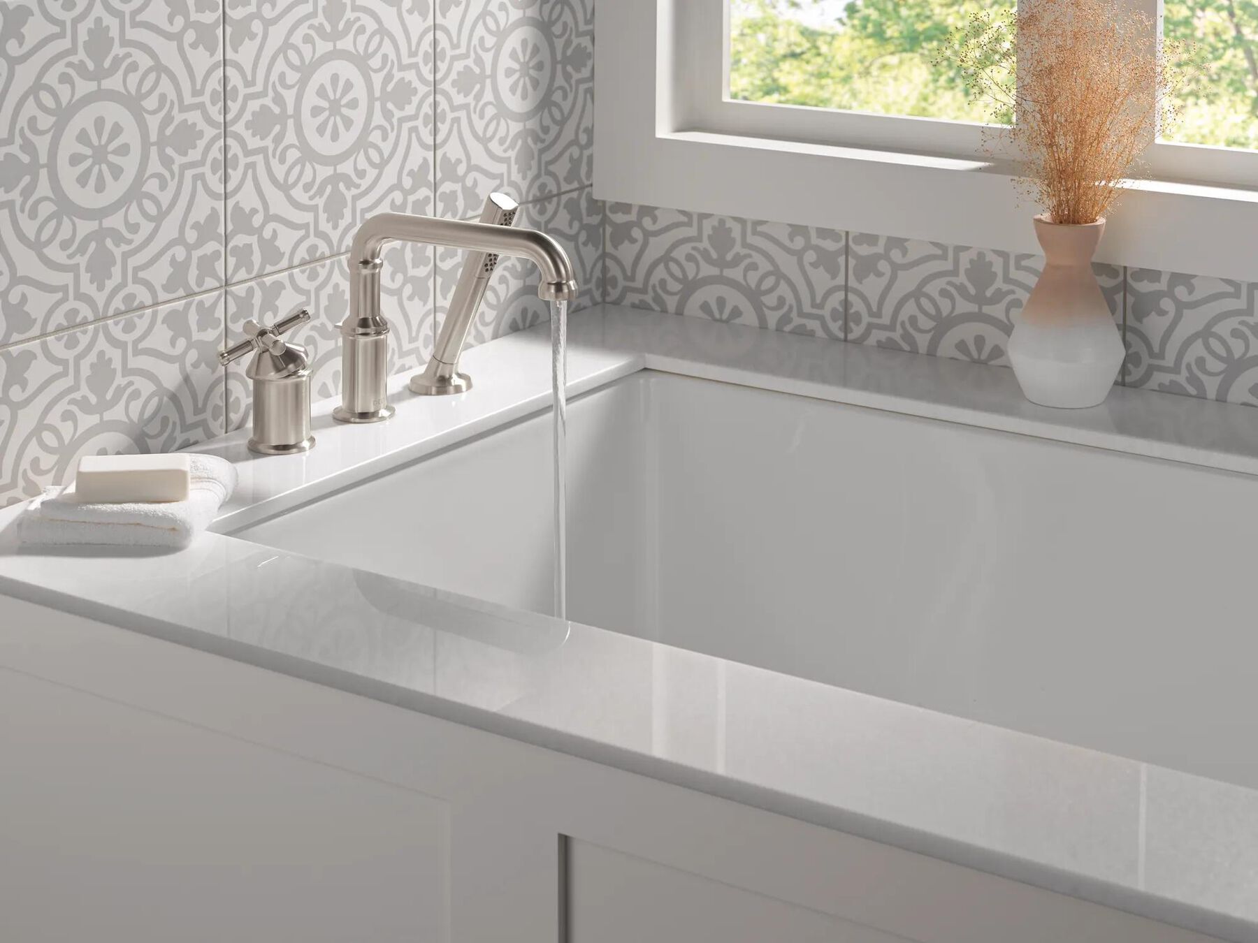 3-Hole Roman Tub w/Hand Shower - Handle Kit-Cross