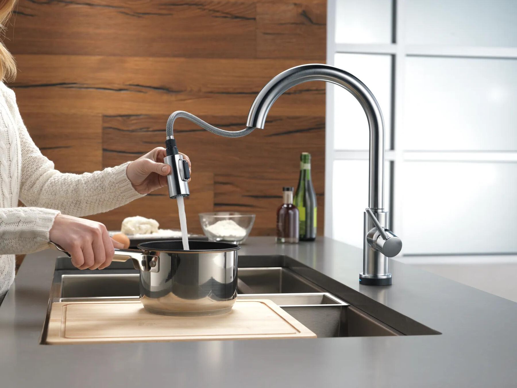 Touch<sub>2</sub>O&reg;  Pull-Down Kitchen w/Voice (Recertified)