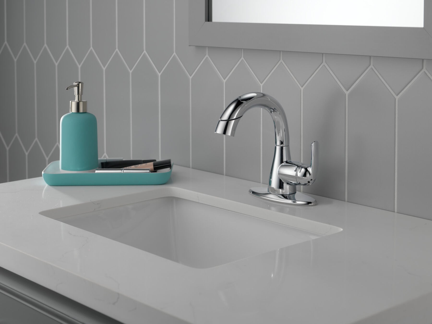 Single Handle Pull-Down Bathroom Faucet