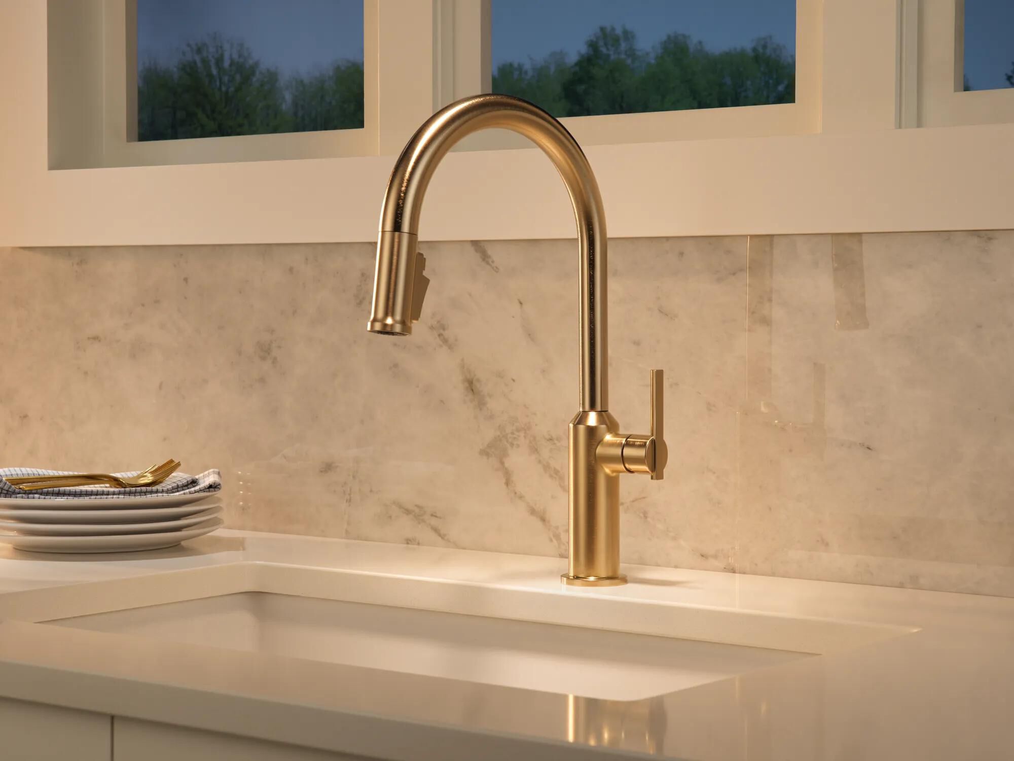 Single Handle Pull-Down Kitchen Faucet in Lumicoat® Champagne