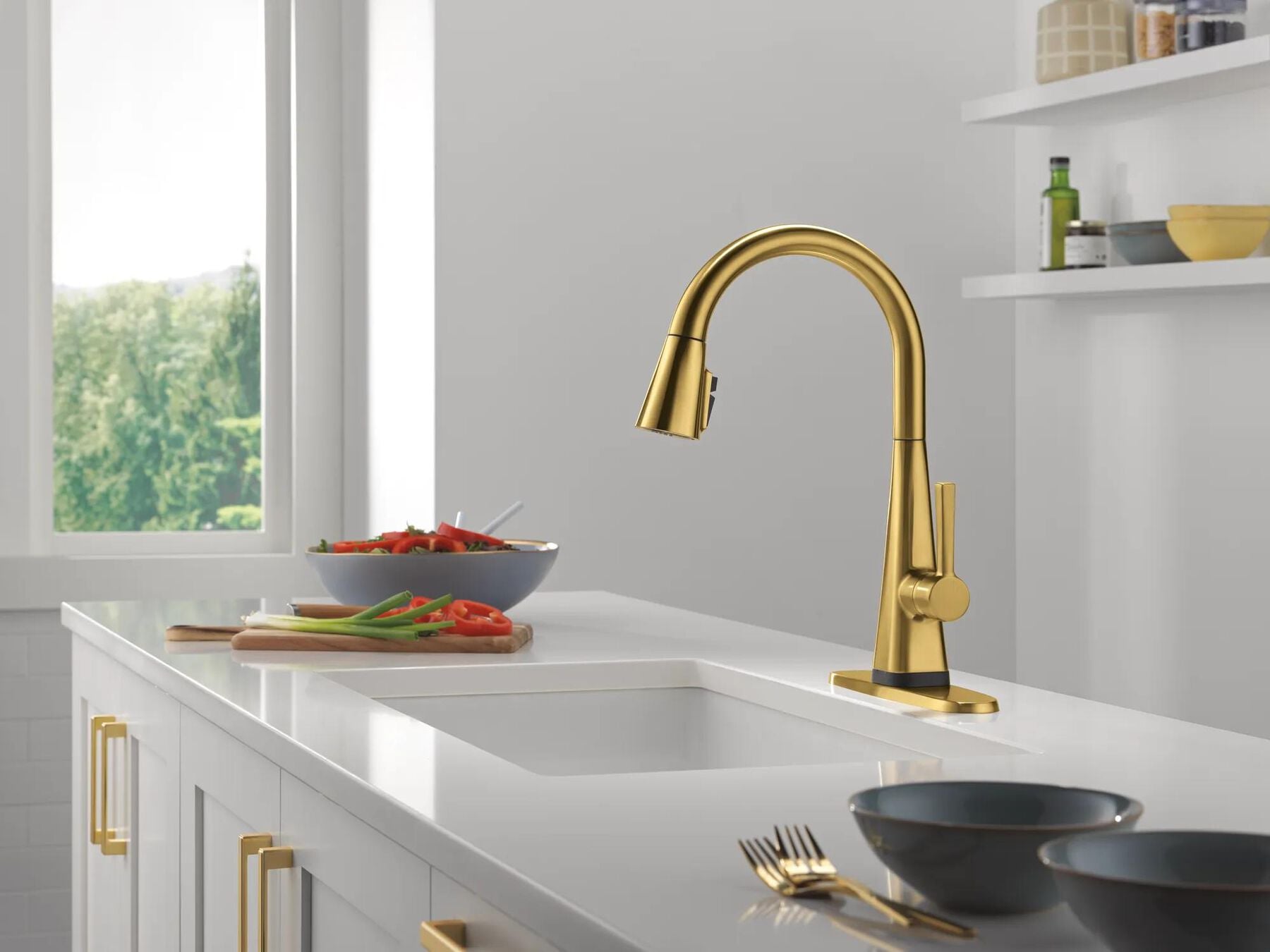 Touch2O with Voice Pull-Down Kitchen Bundle