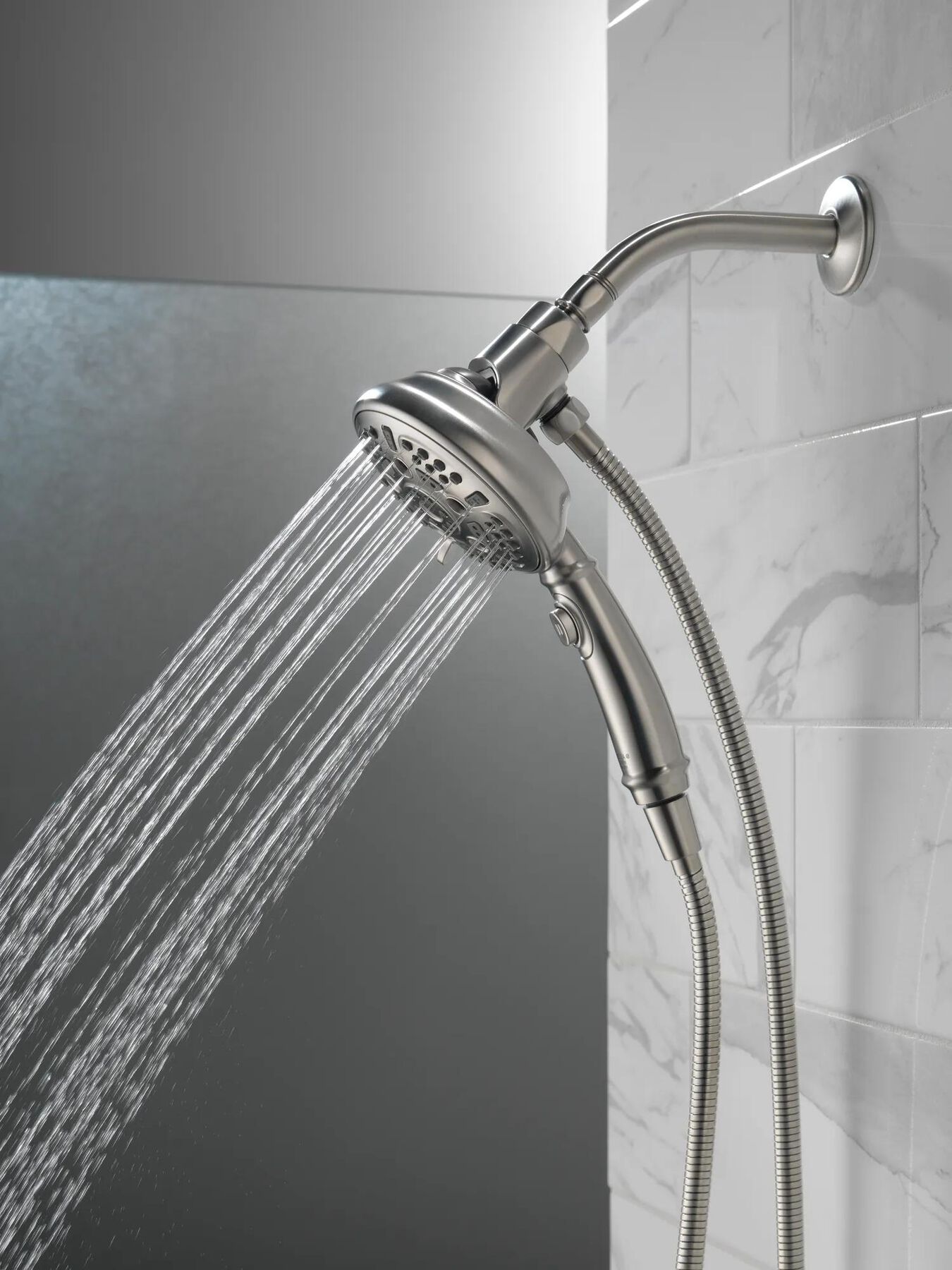 SureDock&trade; 7-Setting Hand Shower