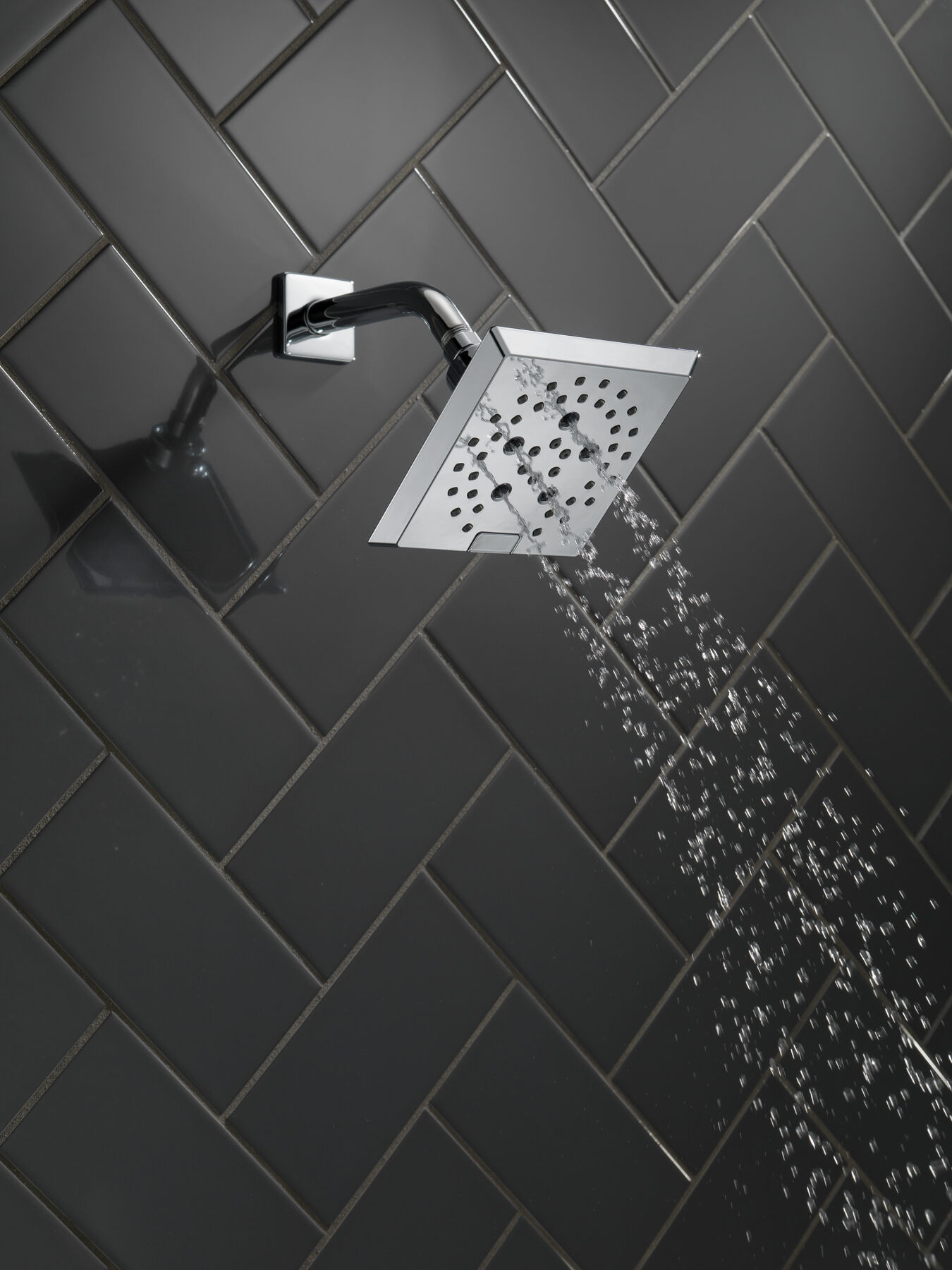 H<sub>2</sub>Okinetic&reg; 5-Setting Angular Modern Raincan Shower Head