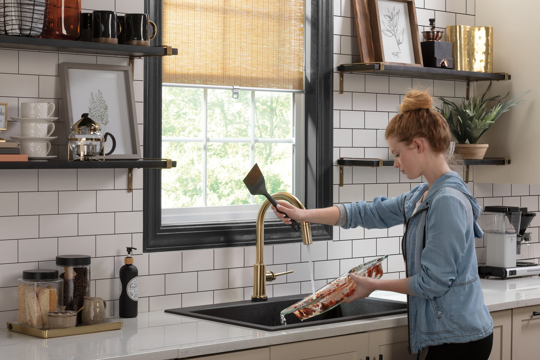 Single Handle Pull-Down Kitchen Faucet with Touch<sub>2</sub>O&reg; Technology