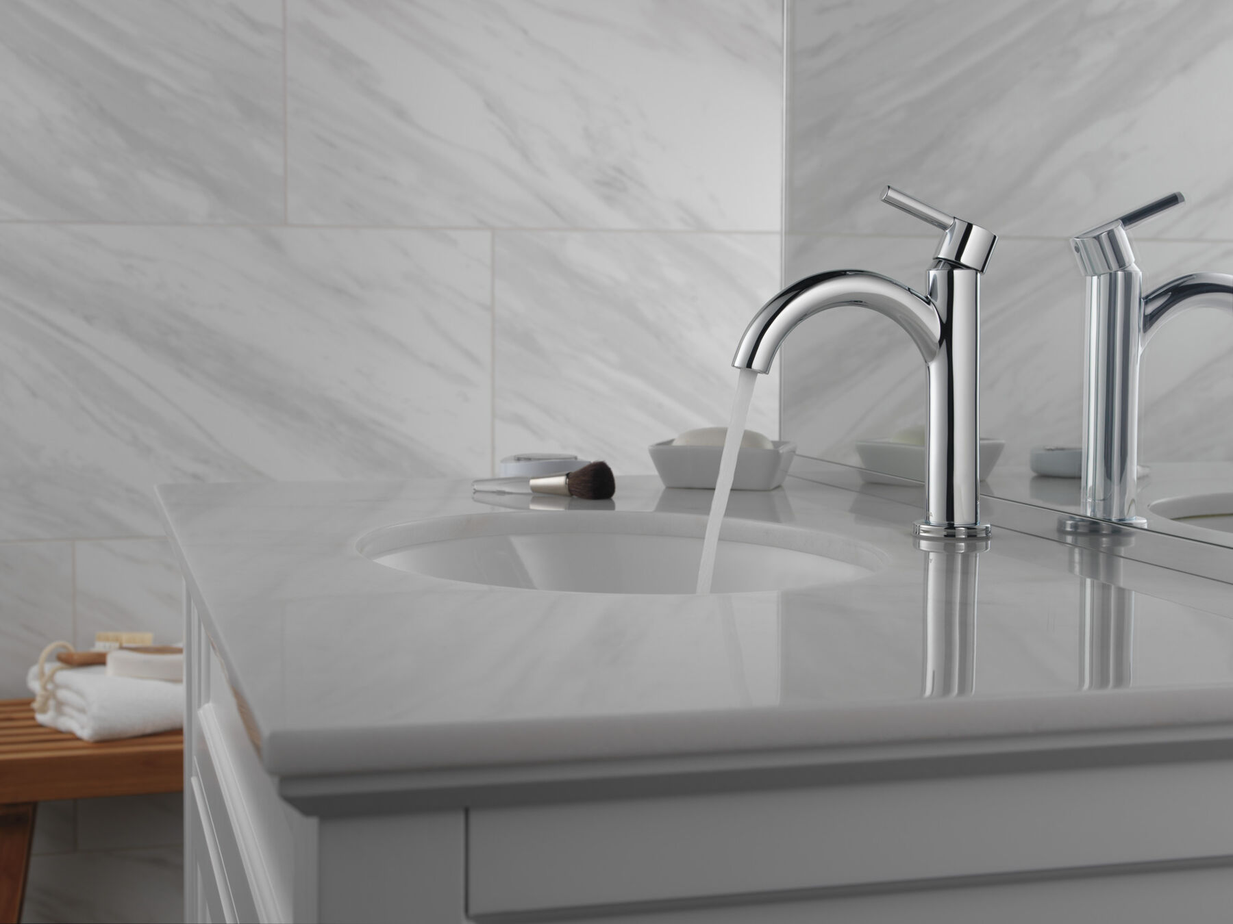 Single-Hole Bathroom Faucet (Recertified)