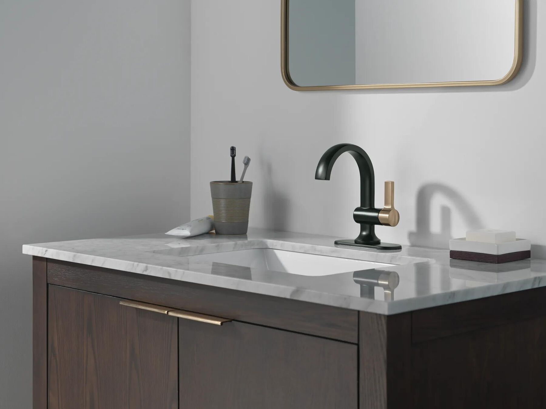 Single Handle Bathroom Faucet