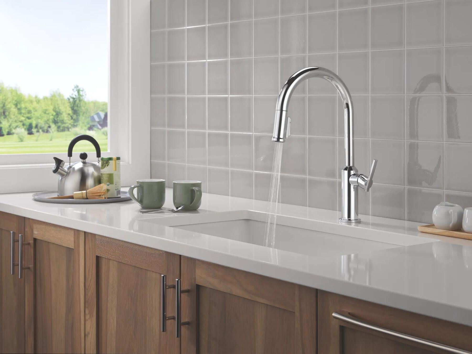 Single Handle Pull-Down Kitchen Faucet