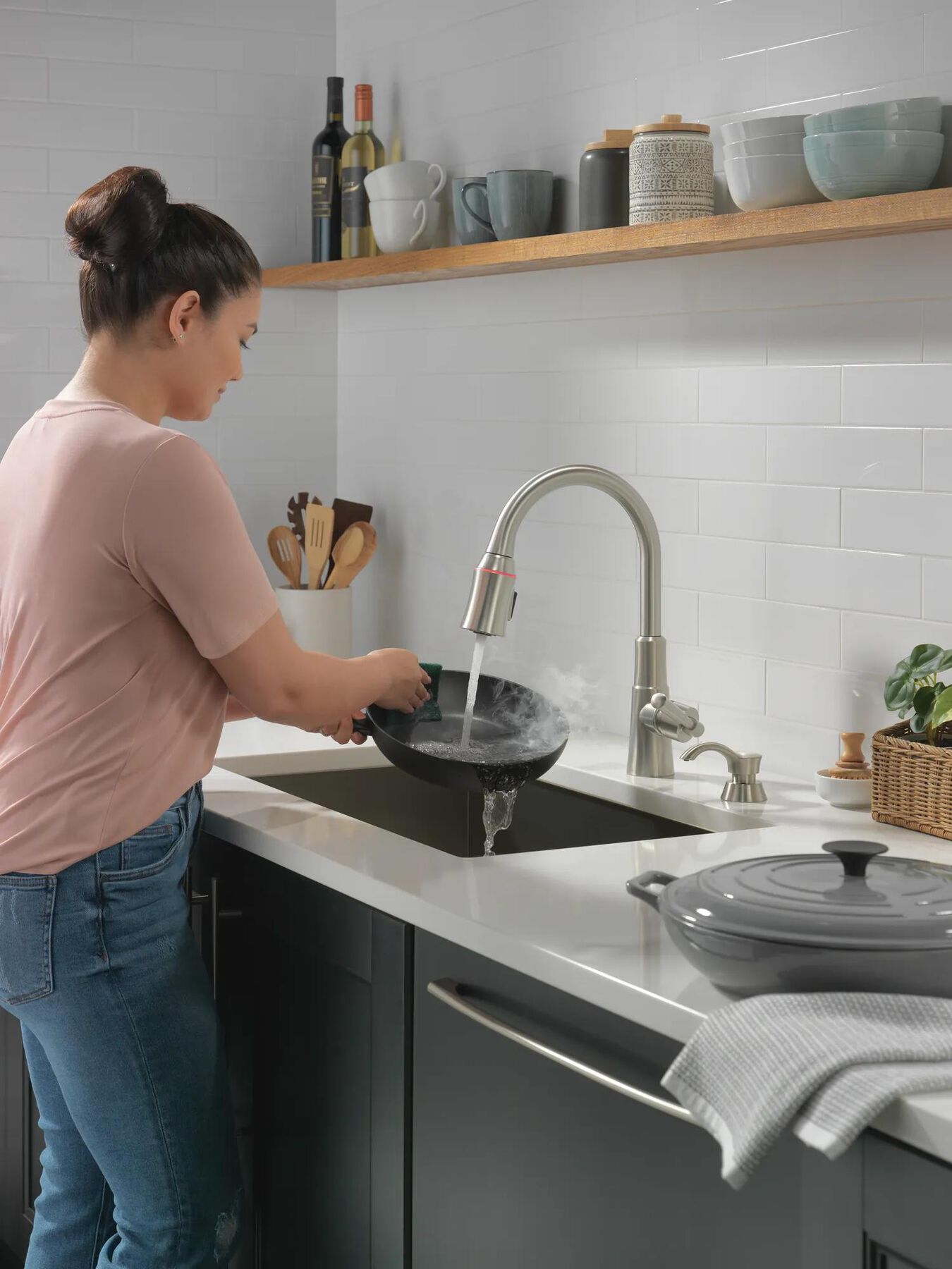 Single Handle Pull-Down Kitchen Faucet