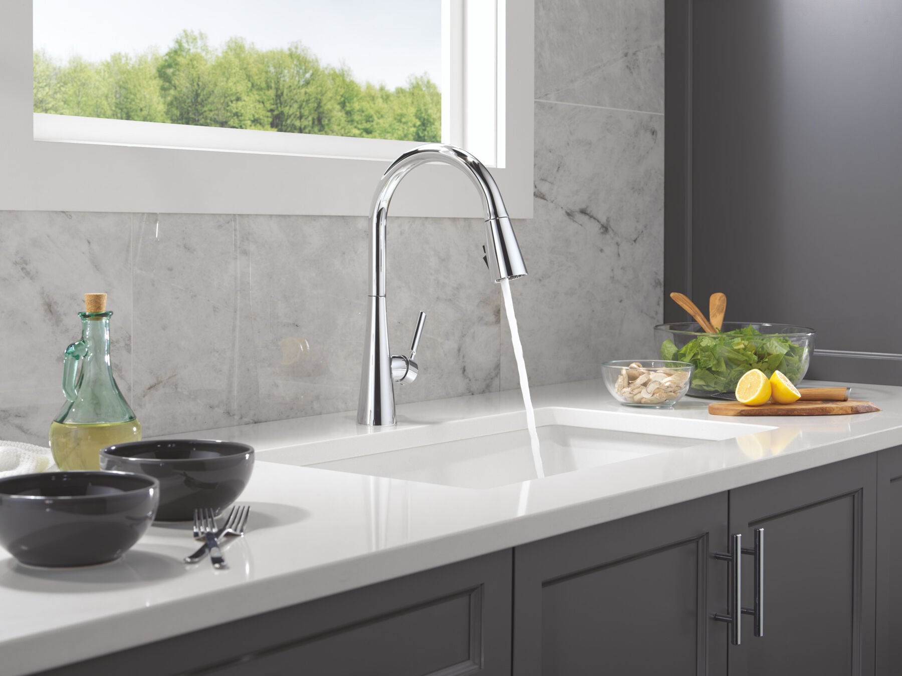 Single Handle Kitchen Pull-Down Faucet