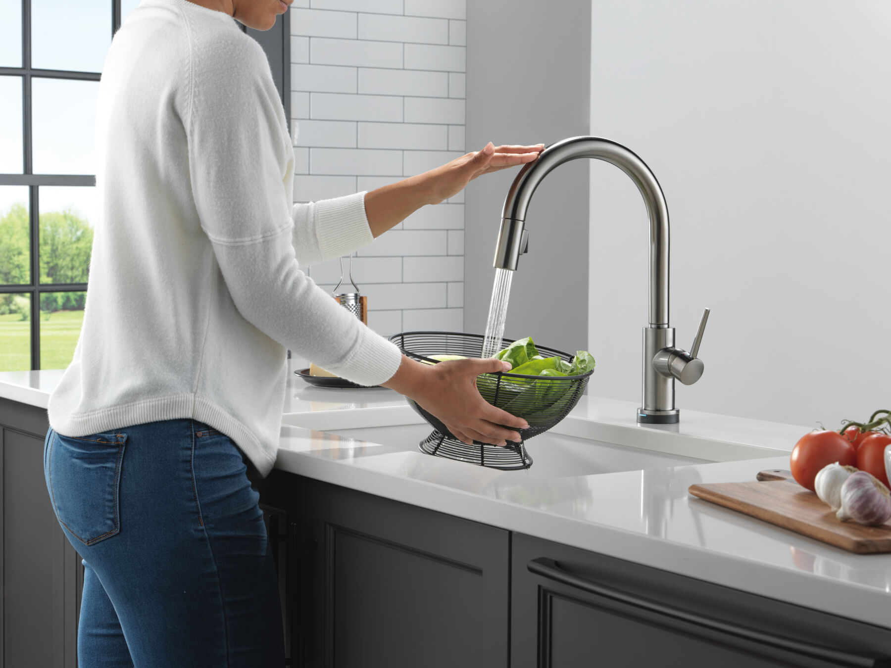 Touch2O with Touchless Technology Single Handle Pull-Down Kitchen Faucet with Soap Dispenser