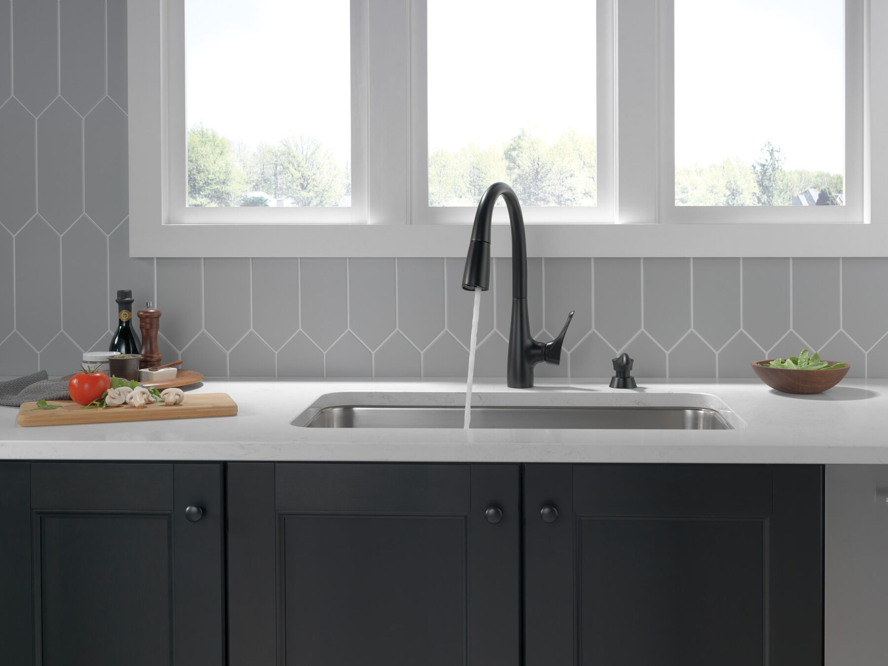 Single Handle Pull-Down Kitchen Faucet with ShieldSpray&reg; Technology
