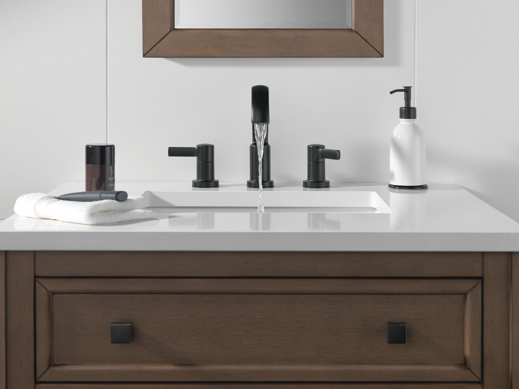 Two Handle Widespread Bathroom Faucet