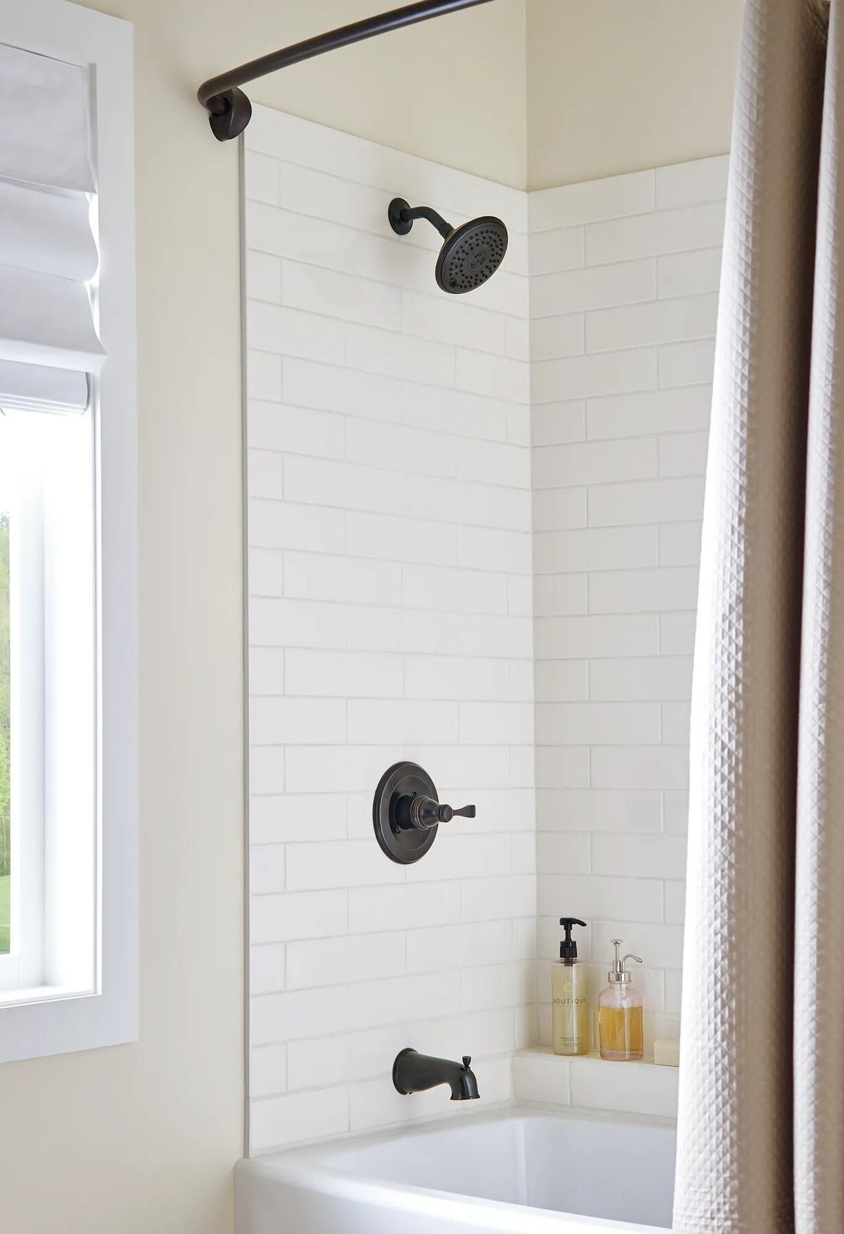 Monitor&reg; 14 Series Tub & Shower