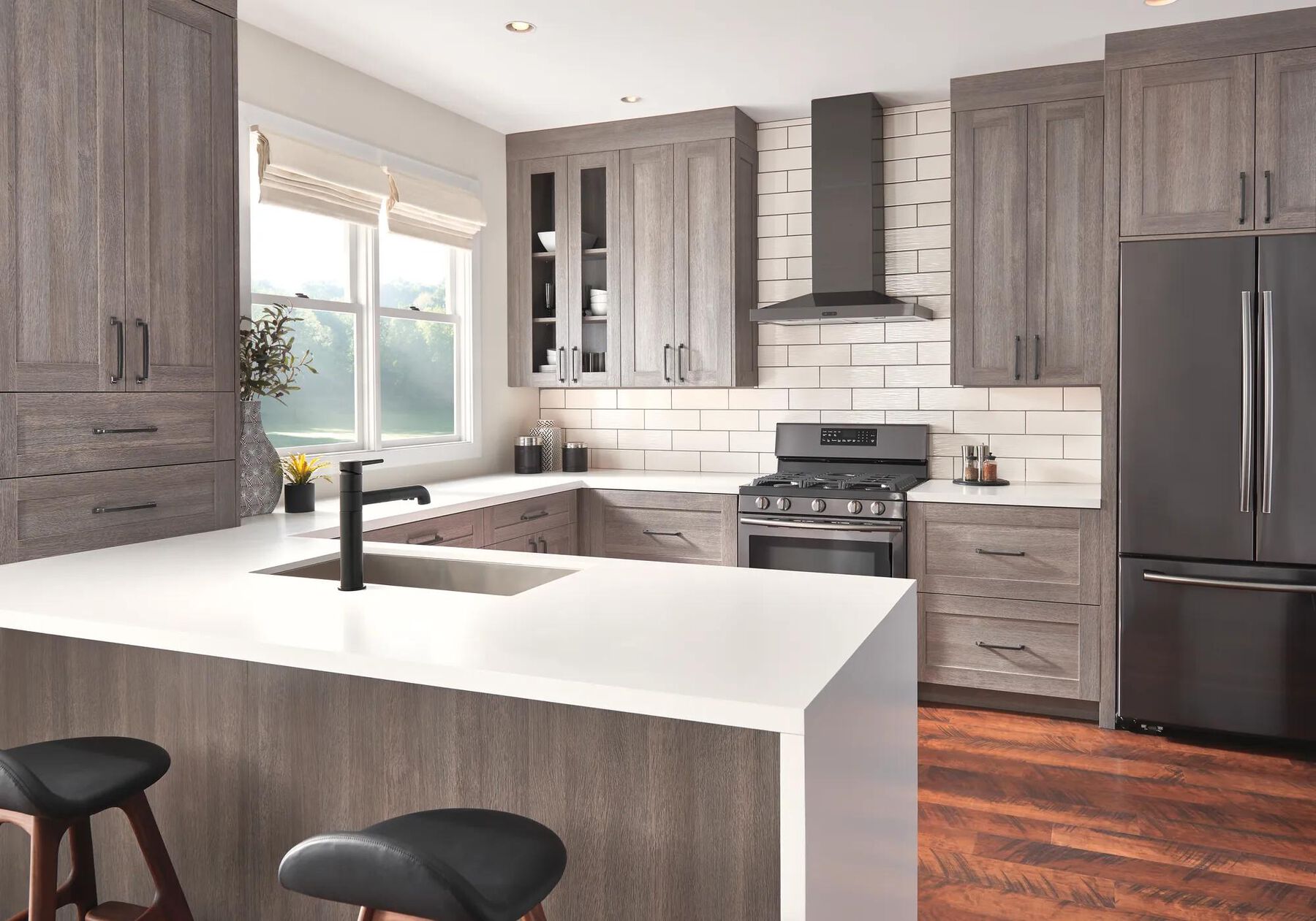 Single Handle Pull-Out Kitchen Faucet