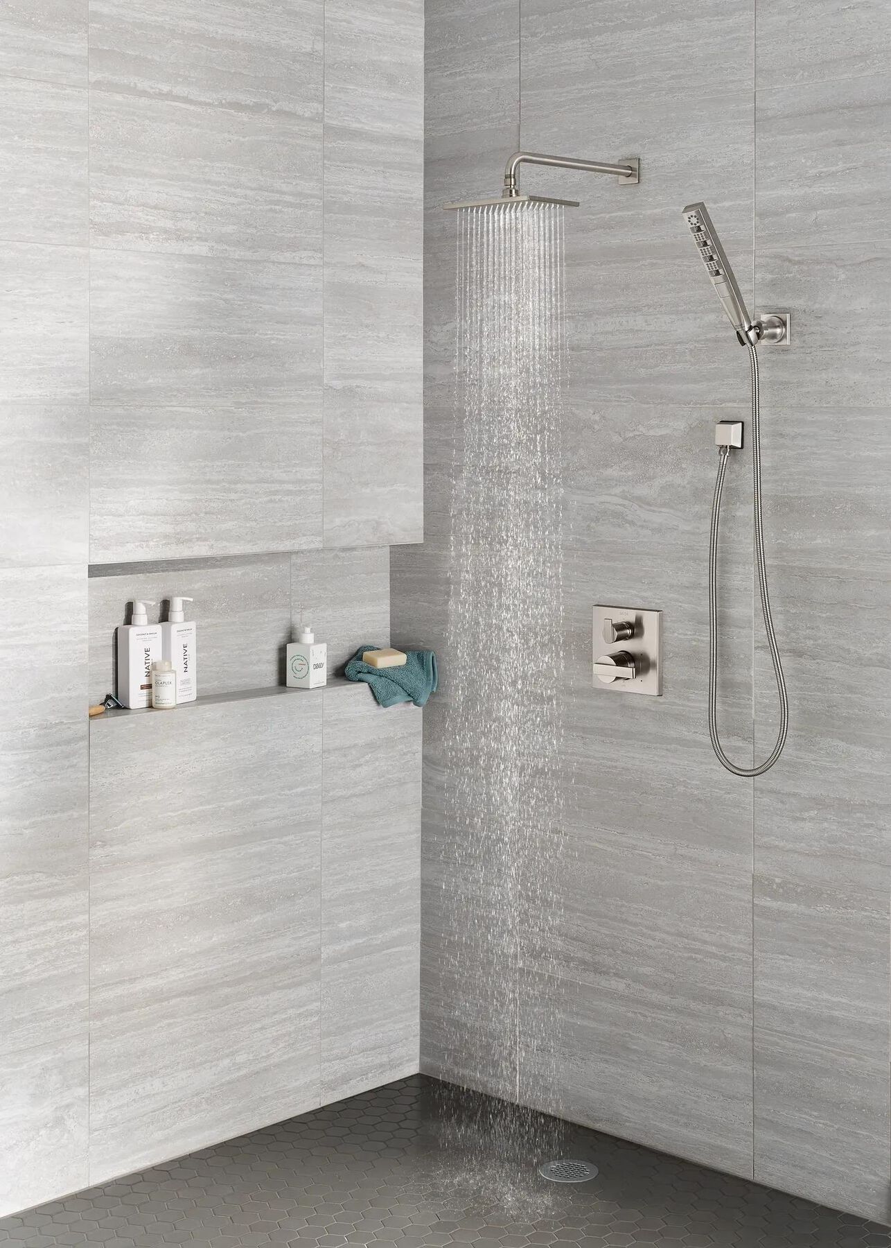 Angular Modern Monitor&reg; 14 Series Valve Trim with 3-Setting Integrated Diverter
