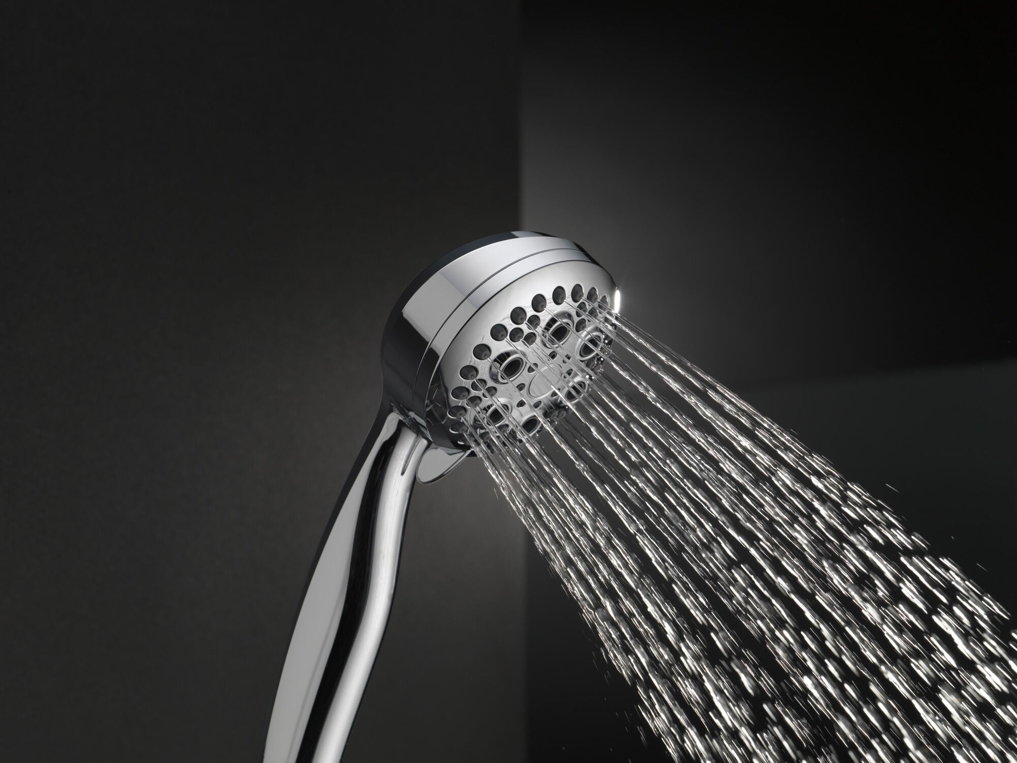 ベリジェアクロ Premium 5-Setting Hand Shower in Chrome 59434-18-PK | Delta Faucet
