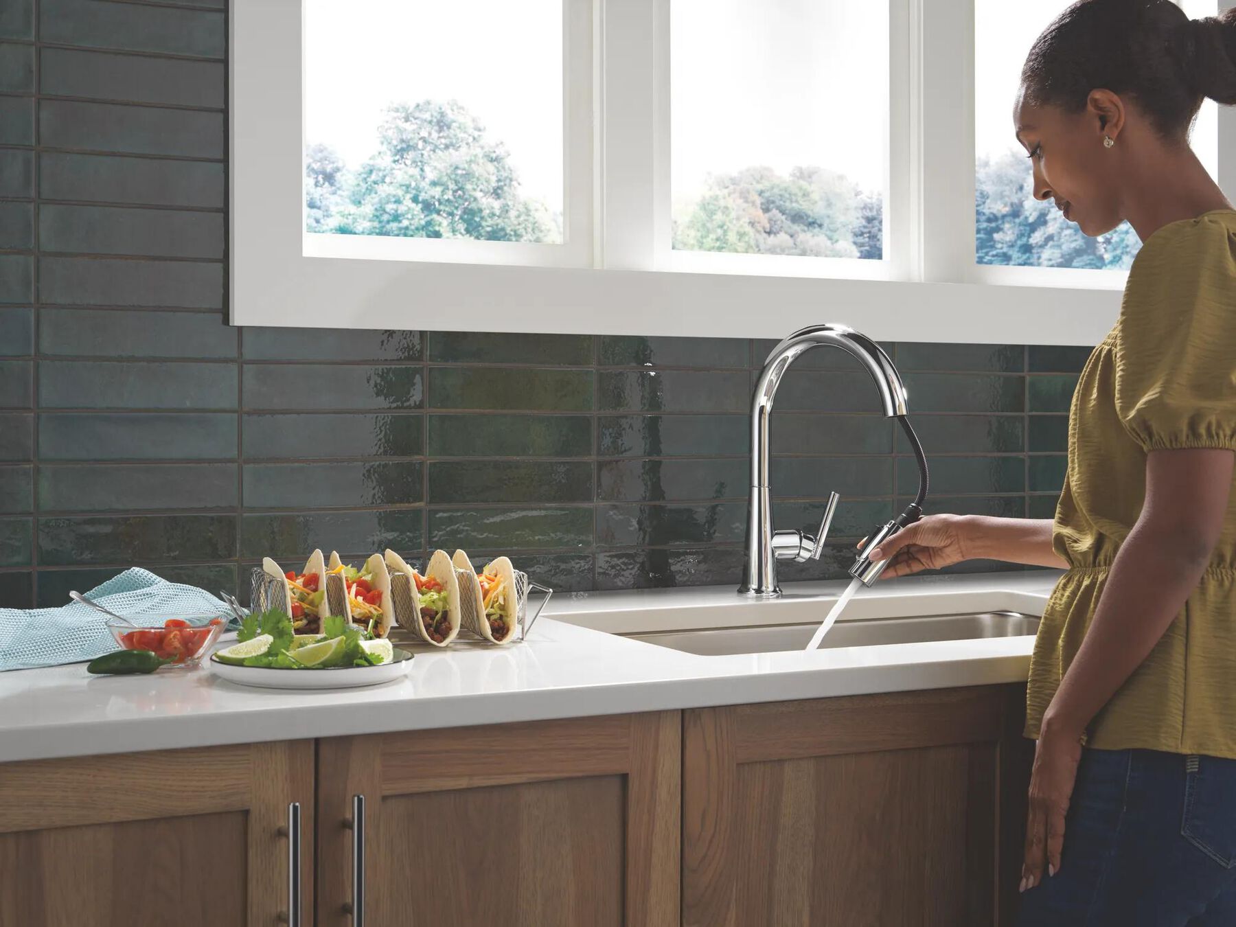Single Handle Pull-Down Kitchen Faucet