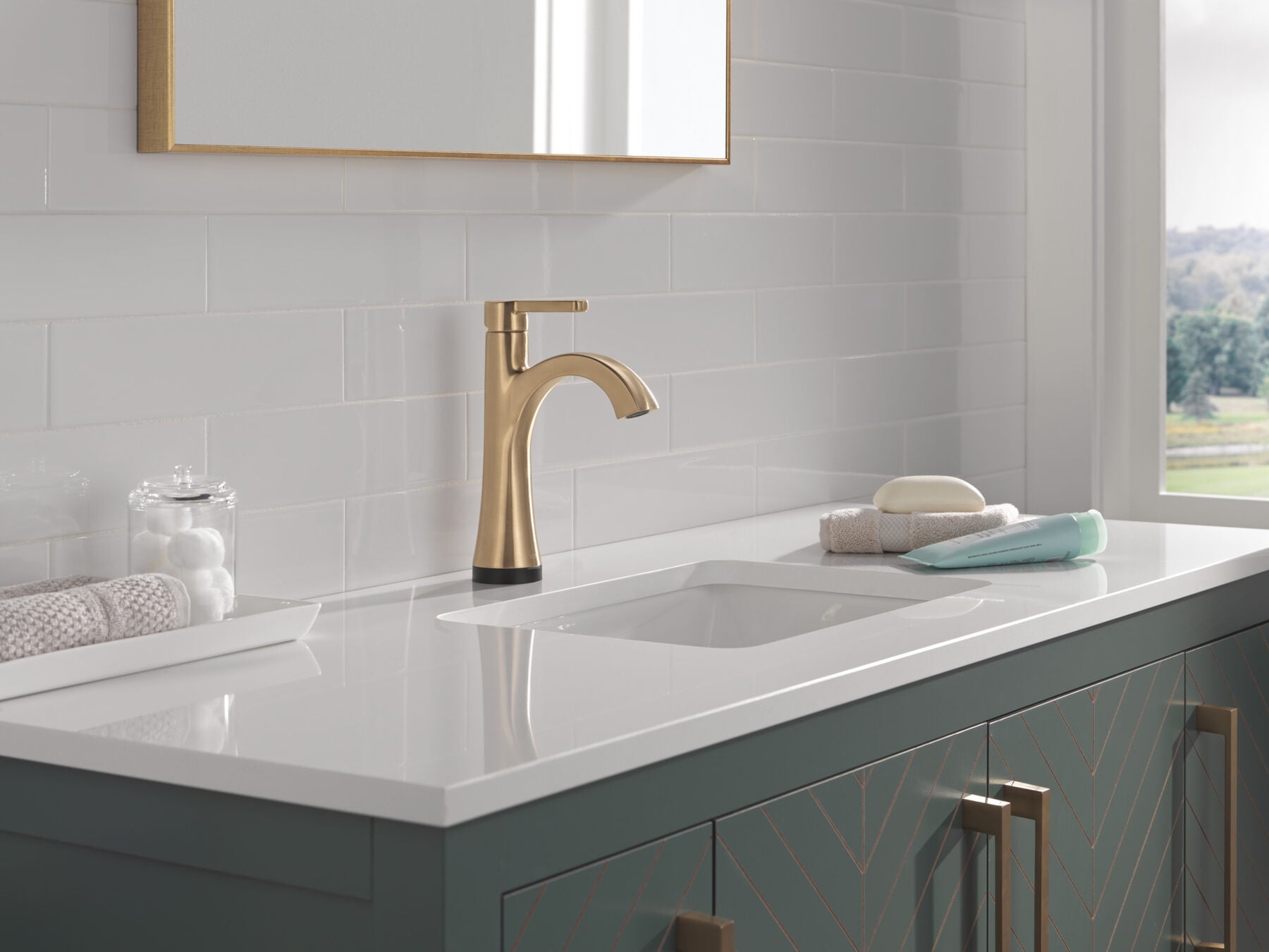 Touch2O Bathroom Faucet with Touchless Technology
