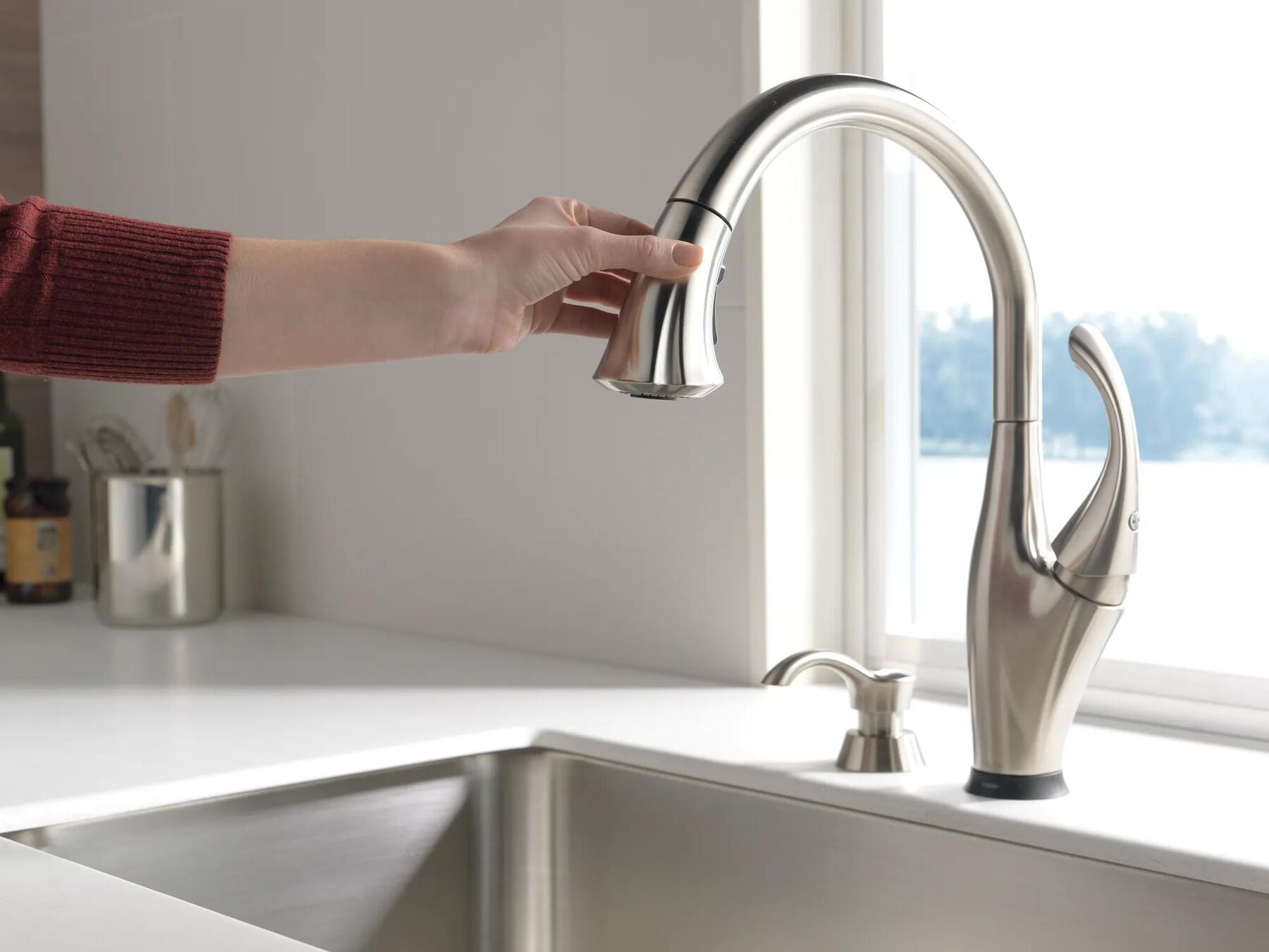 Single Handle Pull-Down Kitchen Faucet with Touch2O&reg; Technology and Soap Dispenser