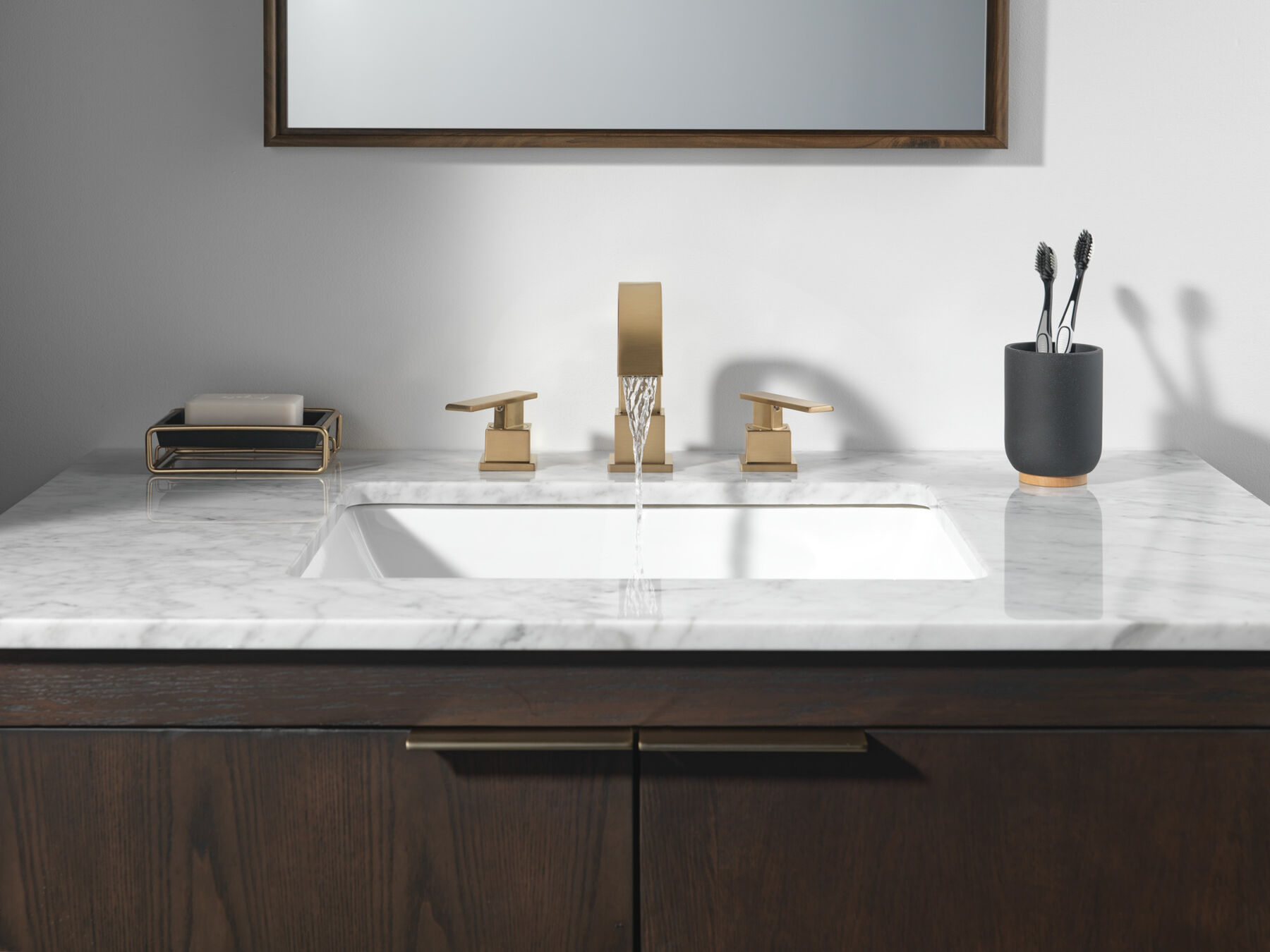 Two Handle Widespread Bathroom Faucet