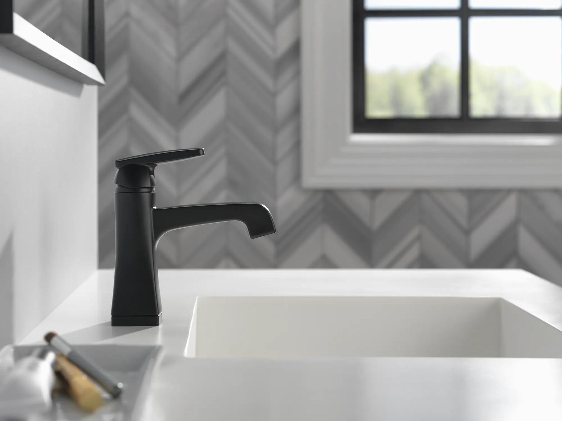 Single Handle Lavatory Faucet - Metal Pop-Up