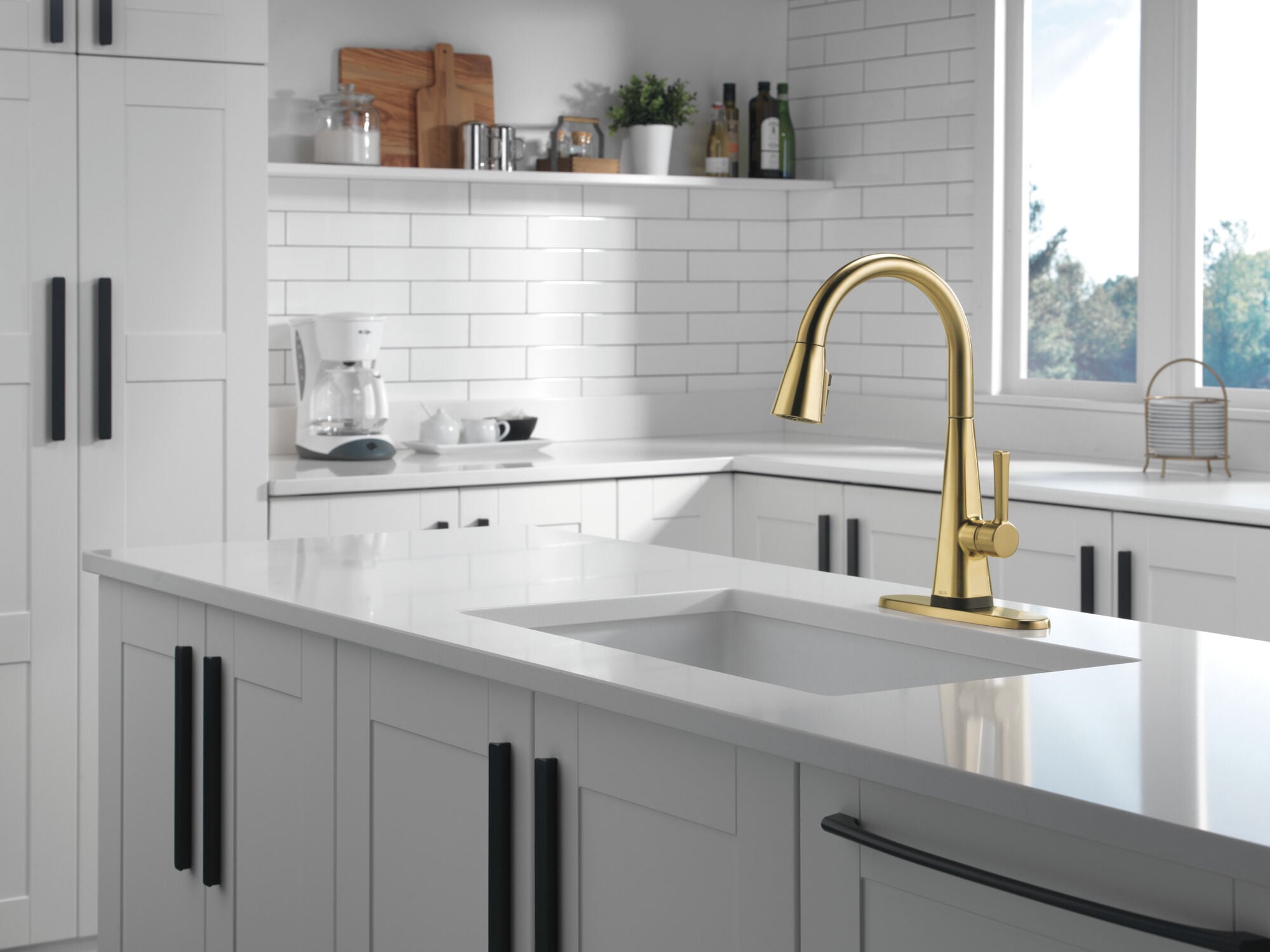 Single-Handle Pull-Down Kitchen Faucet with Touch2O® Technology in