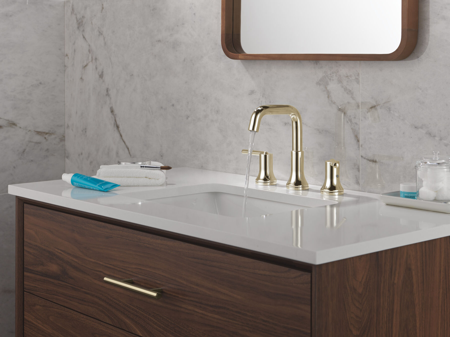 Two Handle Widespread Bathroom Faucet