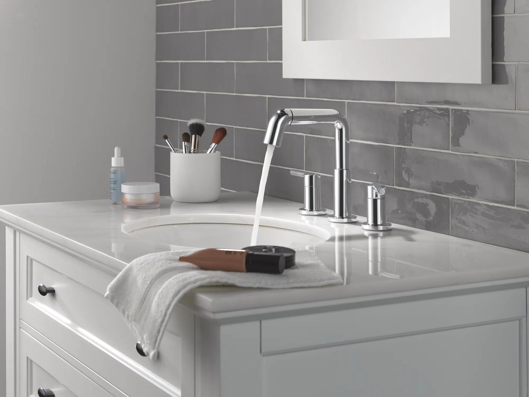 Two Handle Widespread Pull-Down Bathroom Faucet