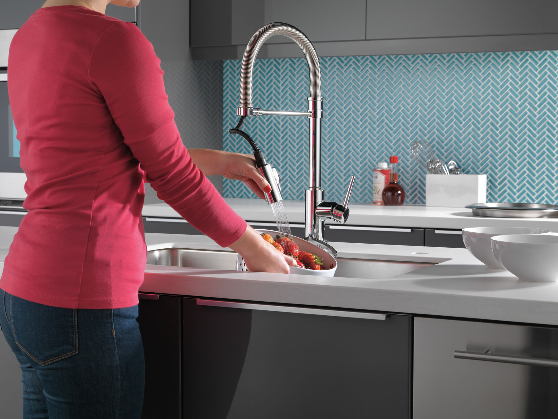 Single-Handle Pull-Down Spring Kitchen Faucet with Touch<sub>2</sub>O&reg; Technology