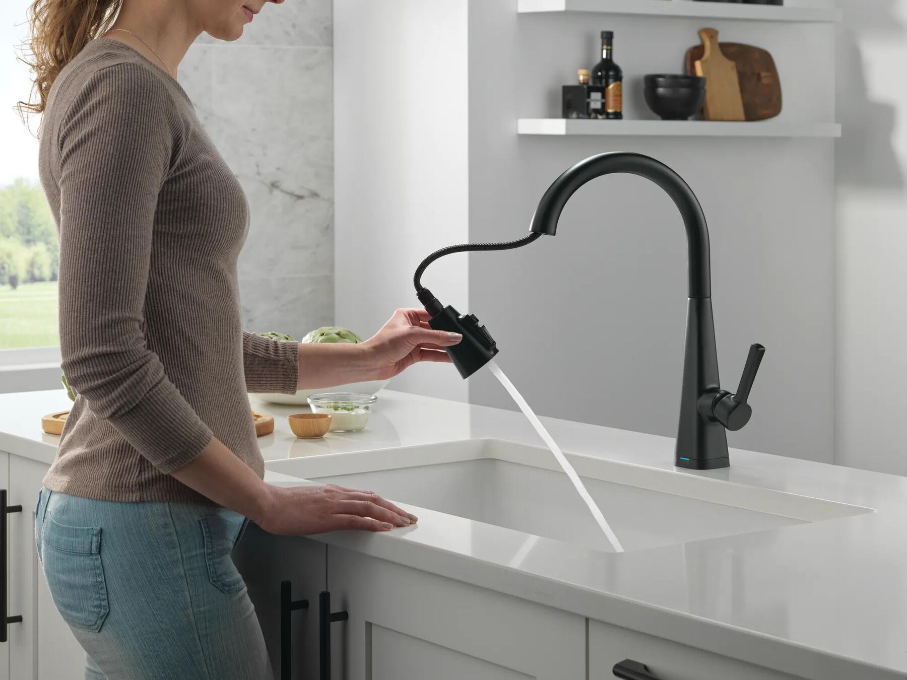 Single-Handle Pull-Down Kitchen Faucet with Touch<sub>2</sub>O&reg; Technology (Recertified)