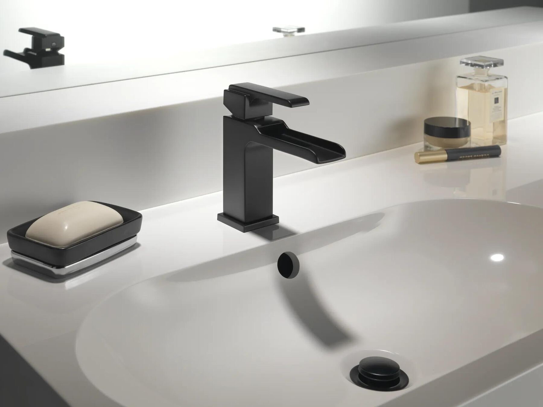 Single Handle Channel Bathroom Faucet