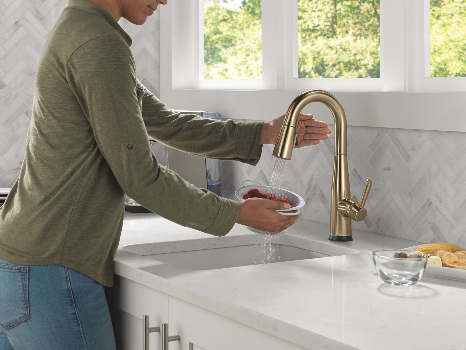 Touch2O&reg; Bar / Prep Faucet with Touchless Technology
