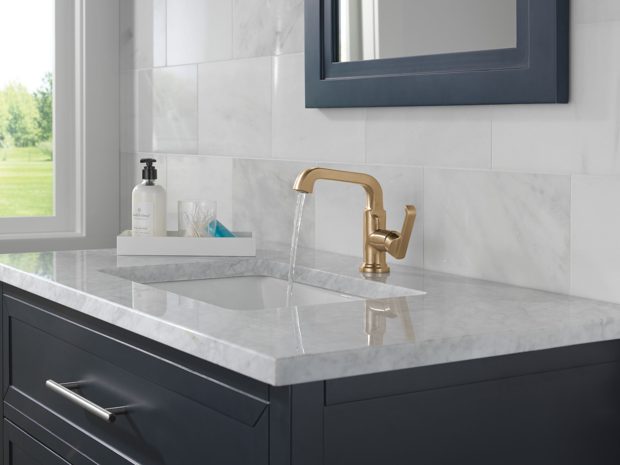 Single Handle Bathroom Faucet in Lumicoat® Champagne Bronze 589SH