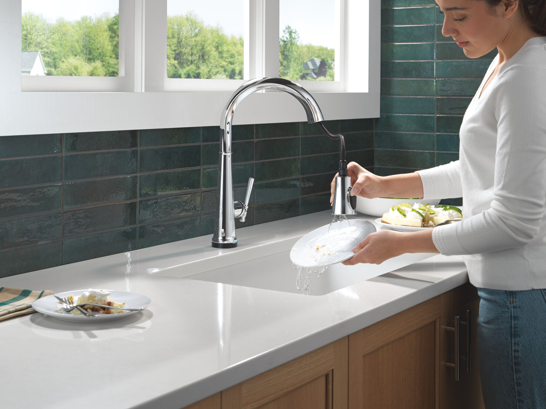 Touch<sub>2</sub>O&reg; Technology Kitchen Faucet with Touchless Technology