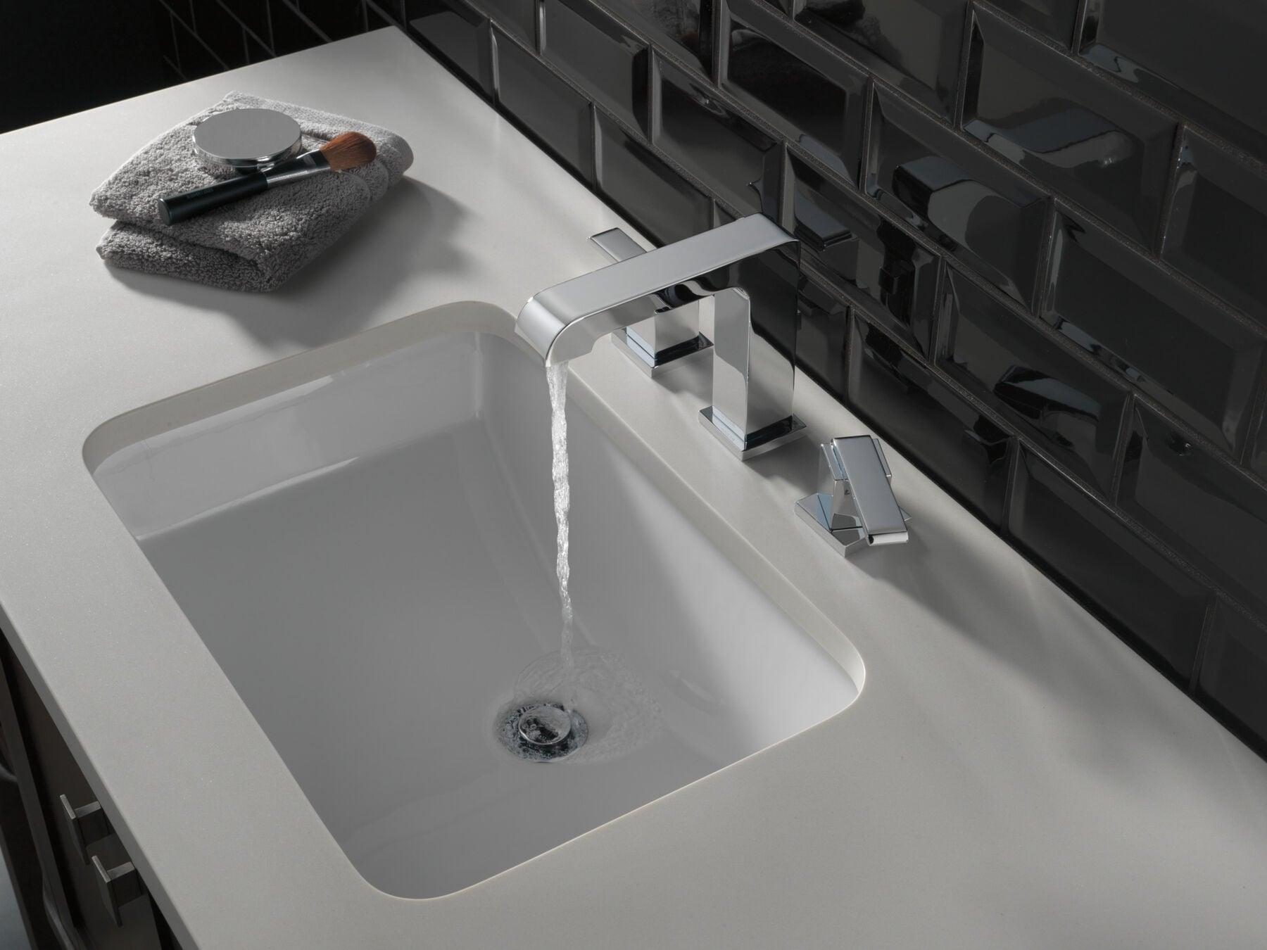 Two Handle Widespread Bathroom Faucet (Recertified)