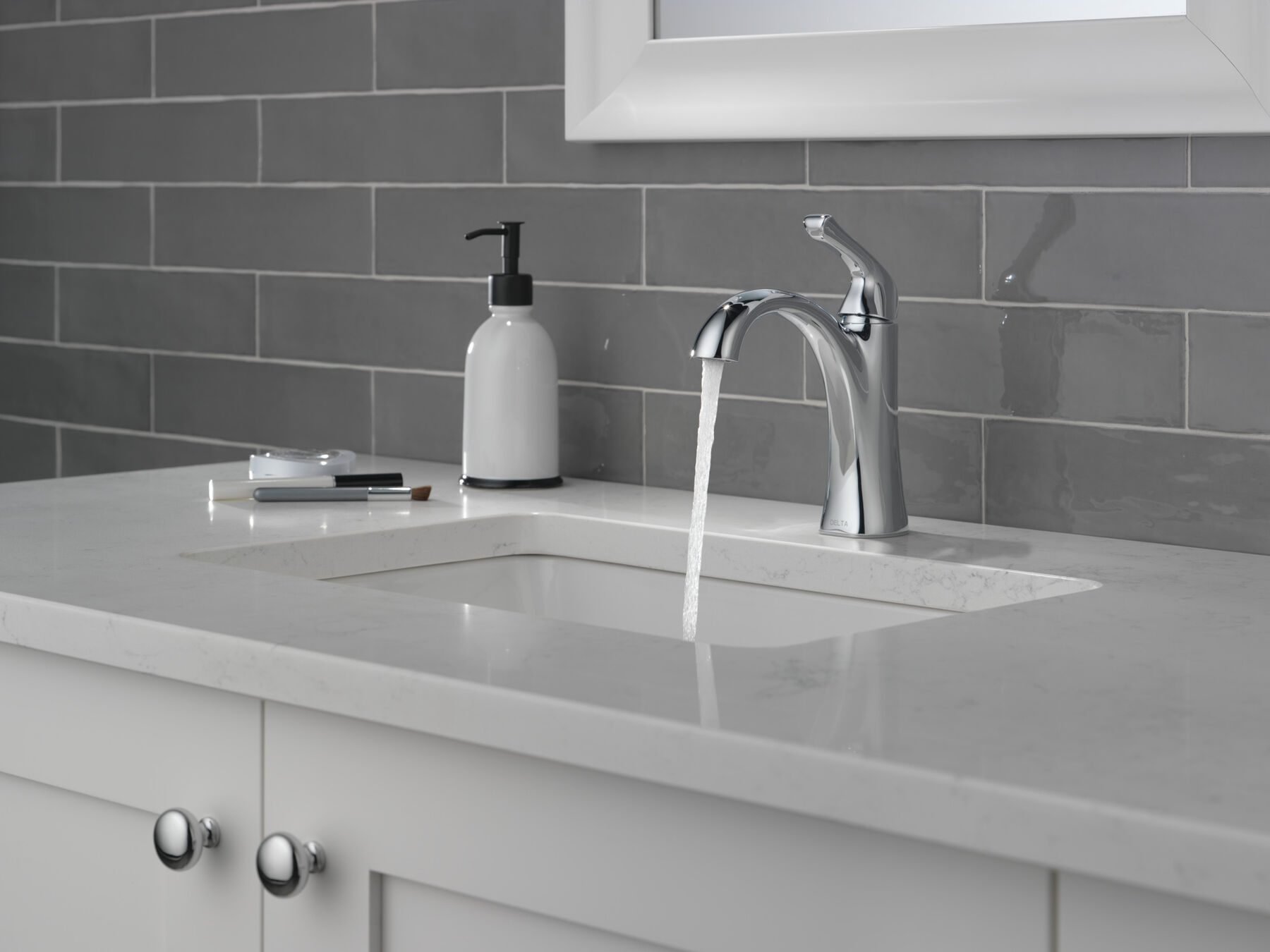 Single Handle Centerset Bathroom Faucet