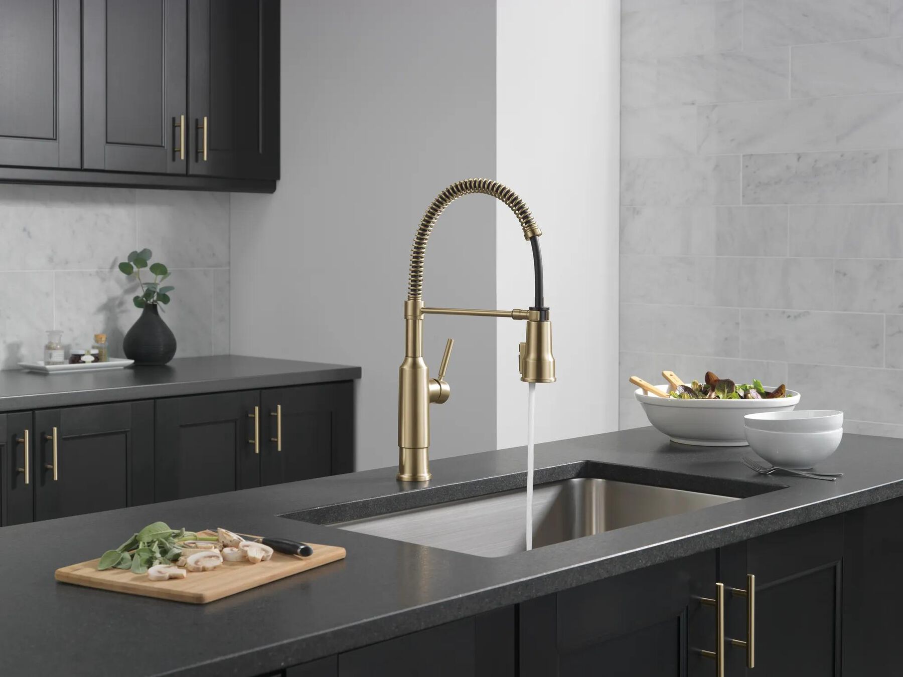 Single-Handle Pull-Down Spring Kitchen Faucet (Recertified)