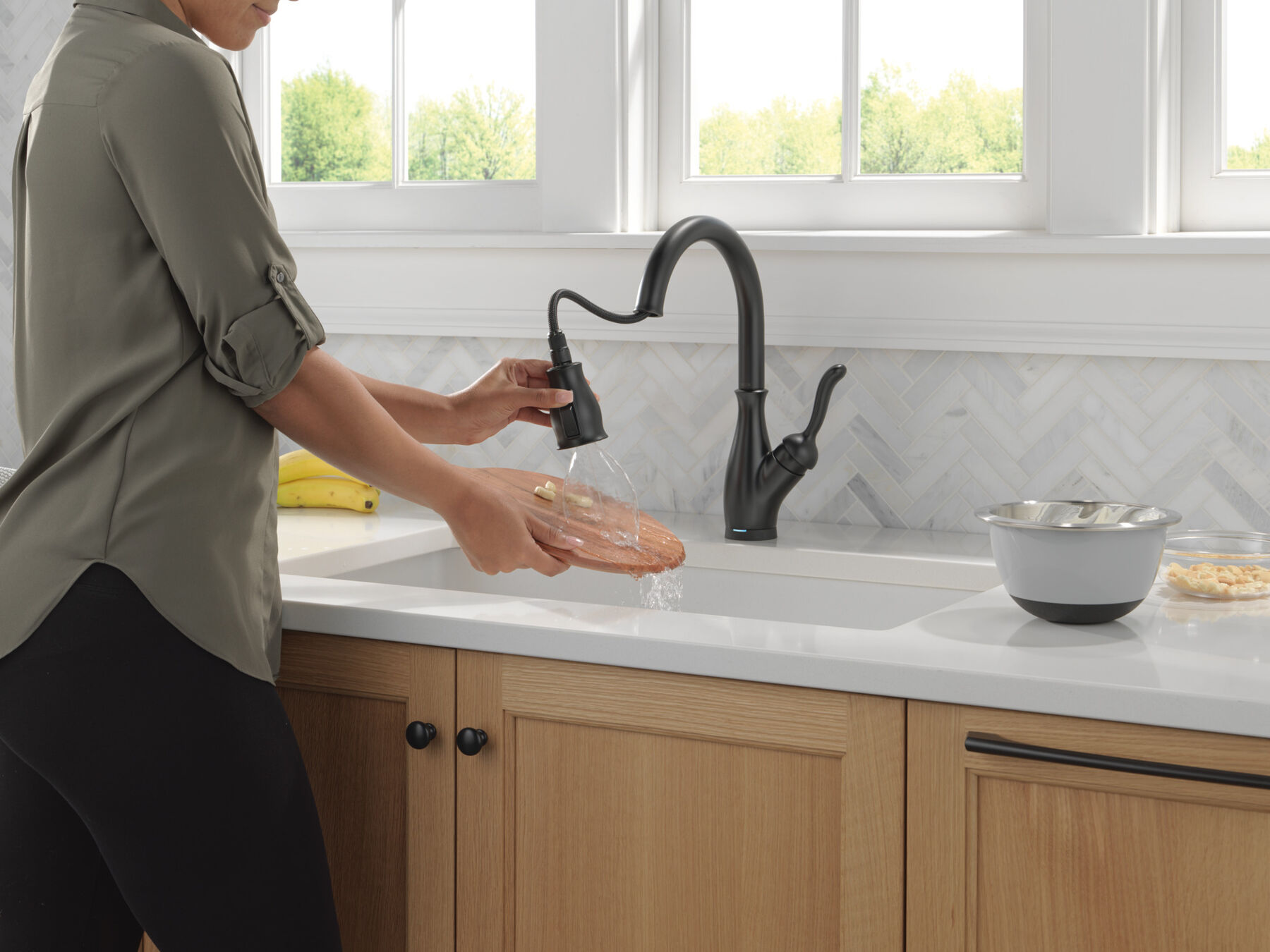 VoiceIQ&reg; Kitchen Faucet with Touch<sub>2</sub>O&reg; Technology with Touchless Technology