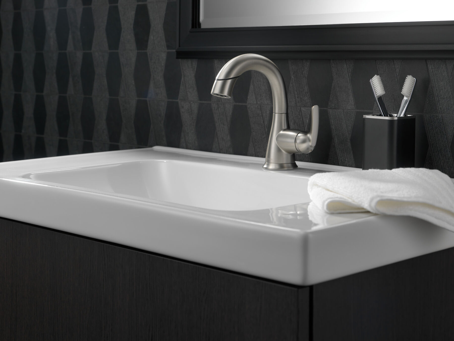 Single Handle Pull-Down Bathroom Faucet