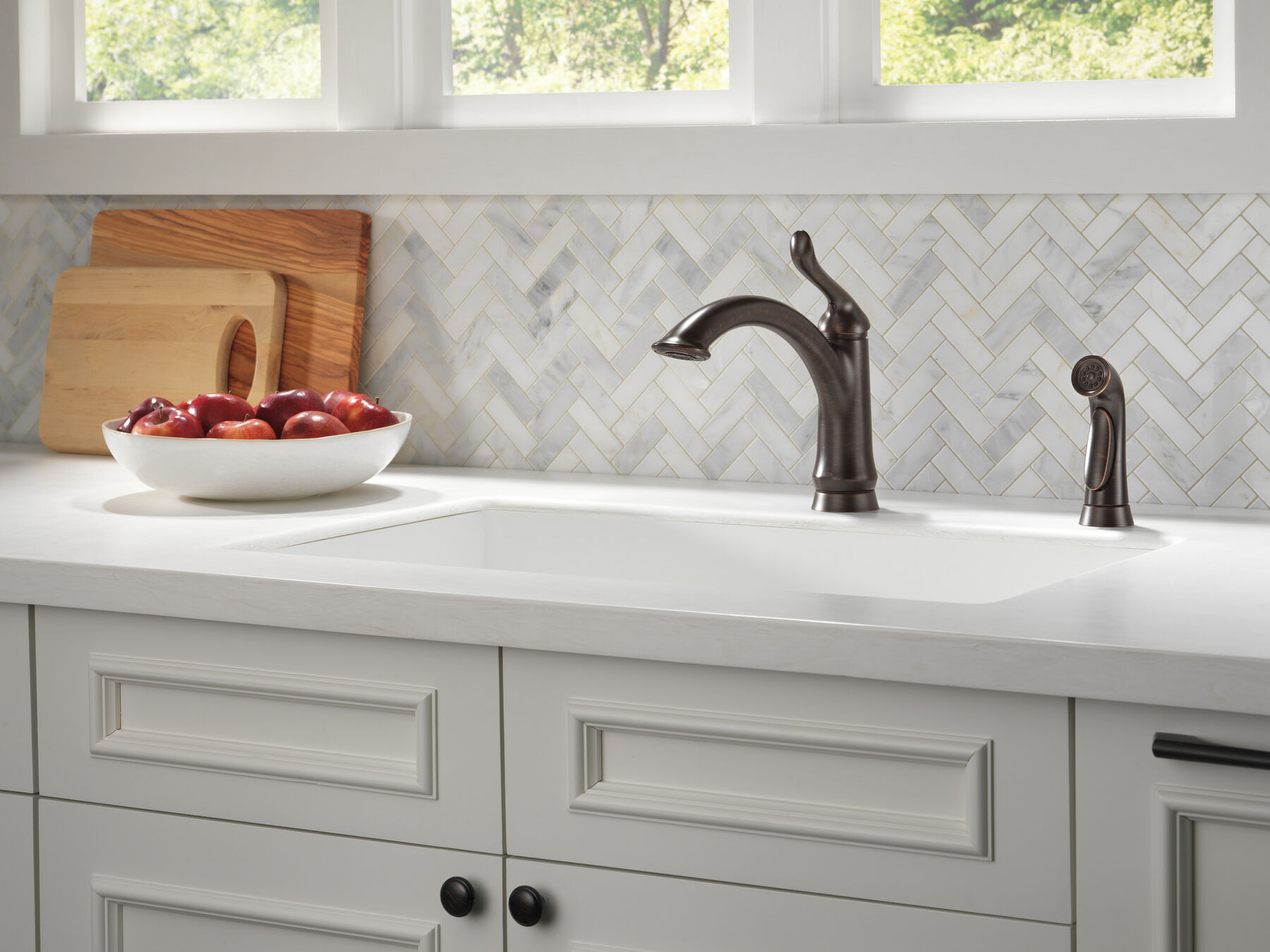 Single Handle Kitchen Faucet with Spray