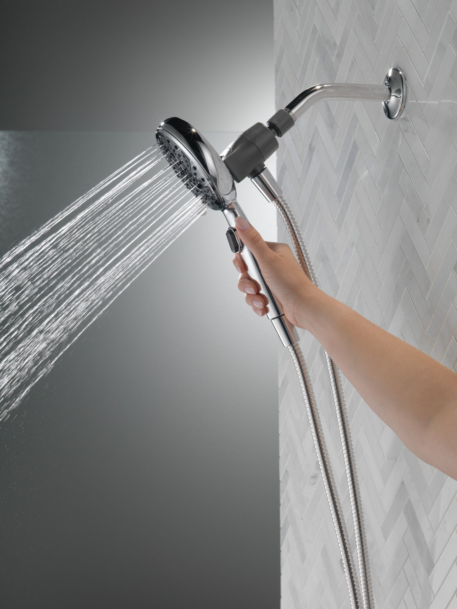 6-Setting SureDock® Magnetic Hand Shower in Chrome 75606 | Delta