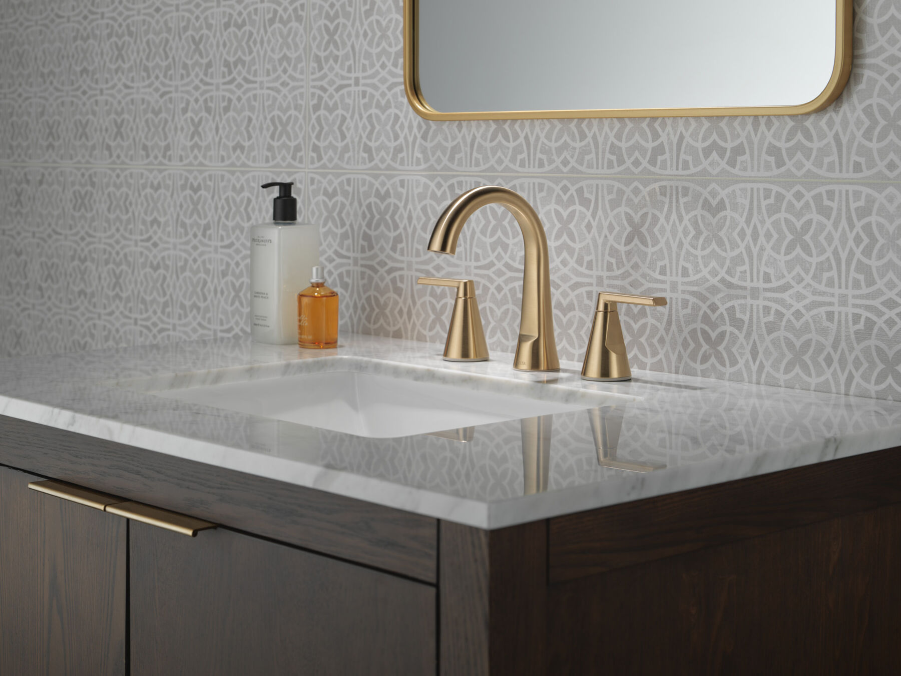 Two Handle Widespread Bathroom Faucet