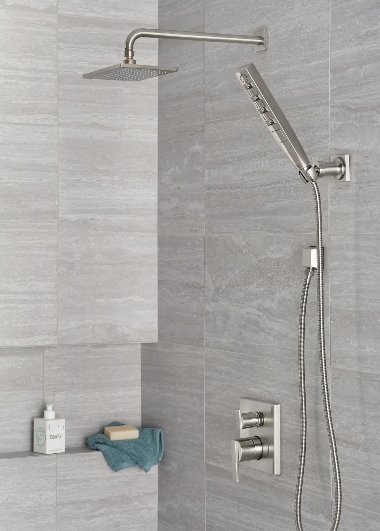 Angular Modern Monitor&reg; 14 Series Valve Trim with 3-Setting Integrated Diverter