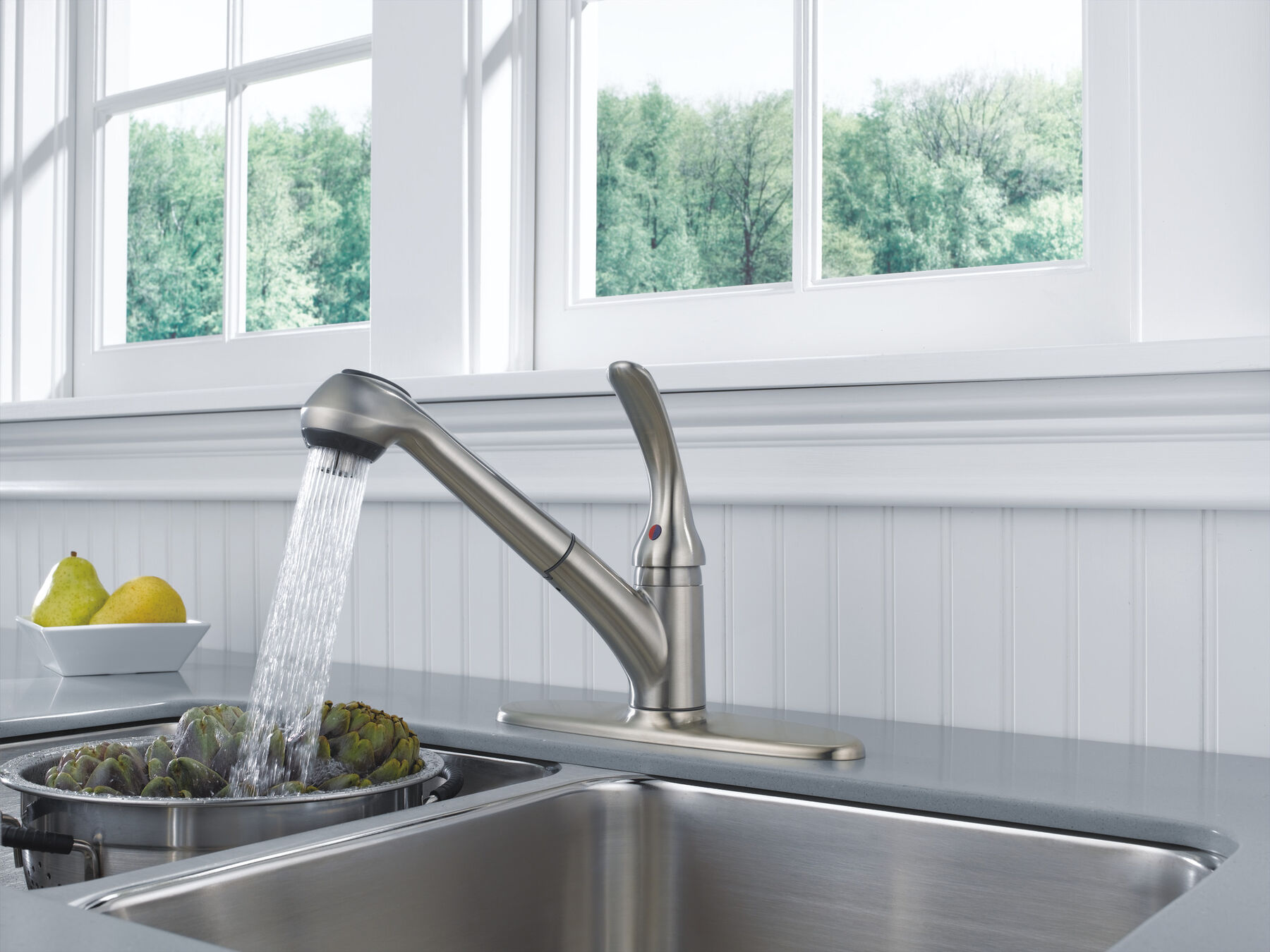 Single Handle Pull-Out Kitchen Faucet