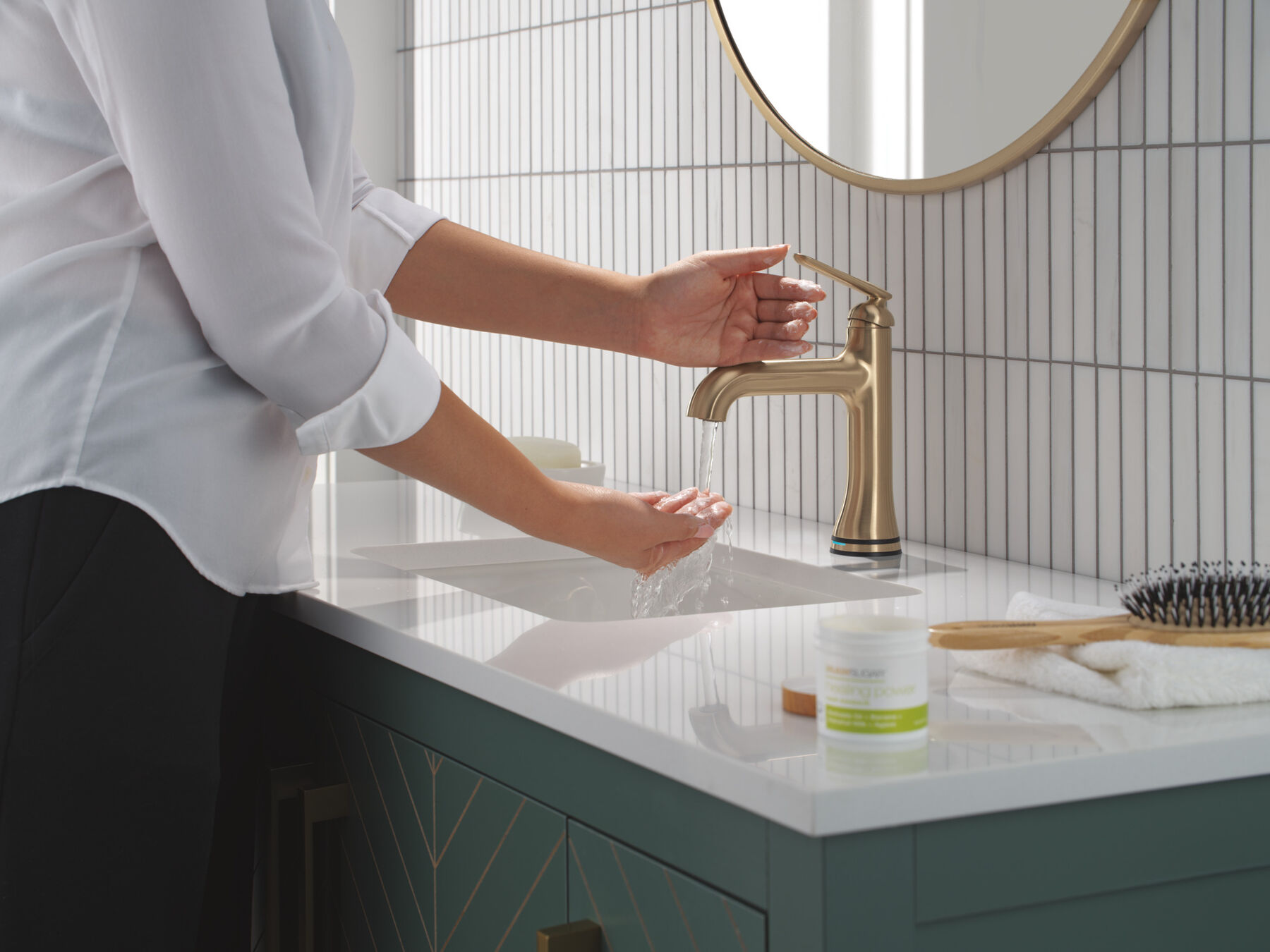 Single Handle Bathroom Faucet with Touch20 with Touchless Technology