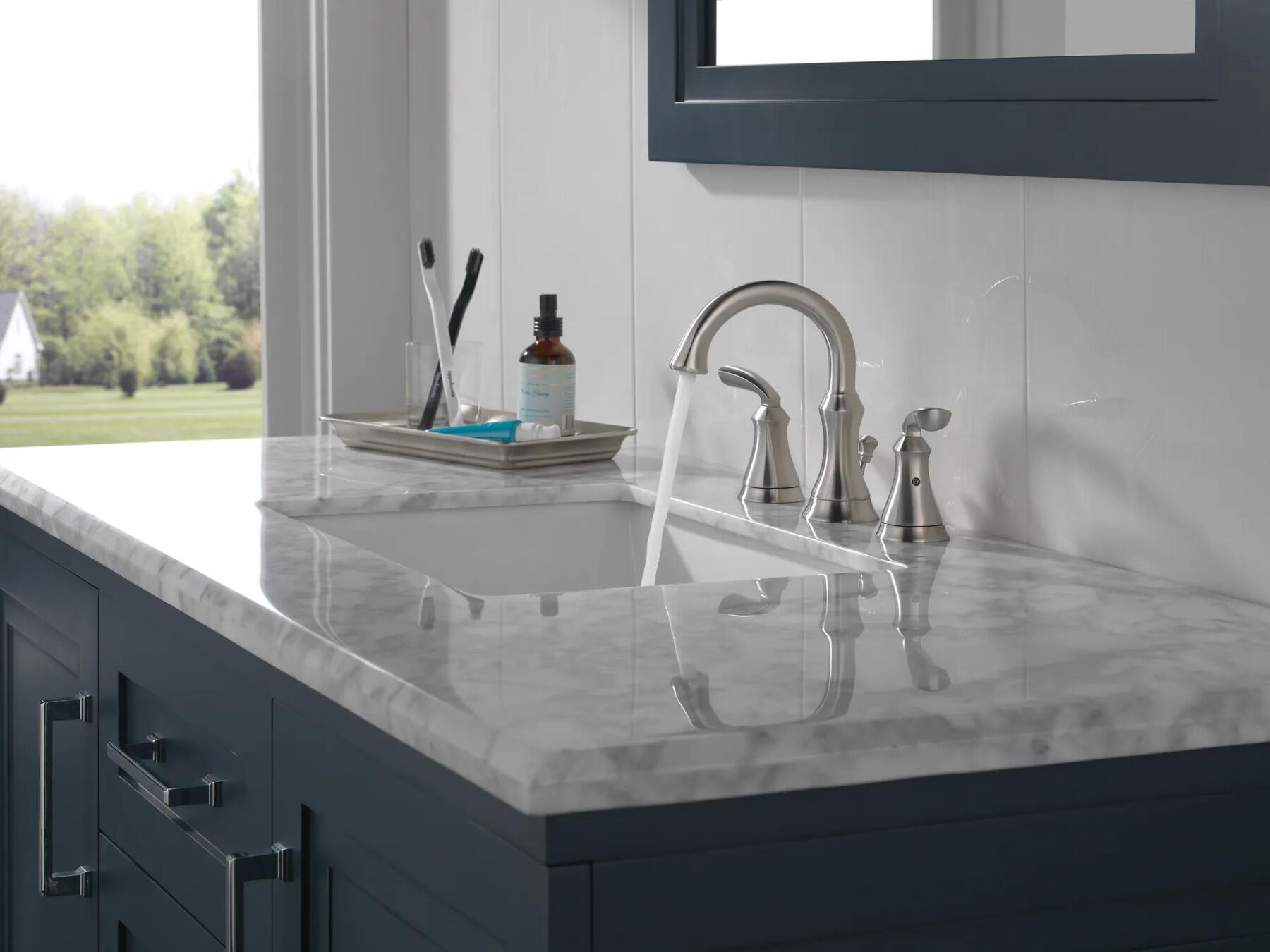 Two Handle Widespread Bathroom Faucet