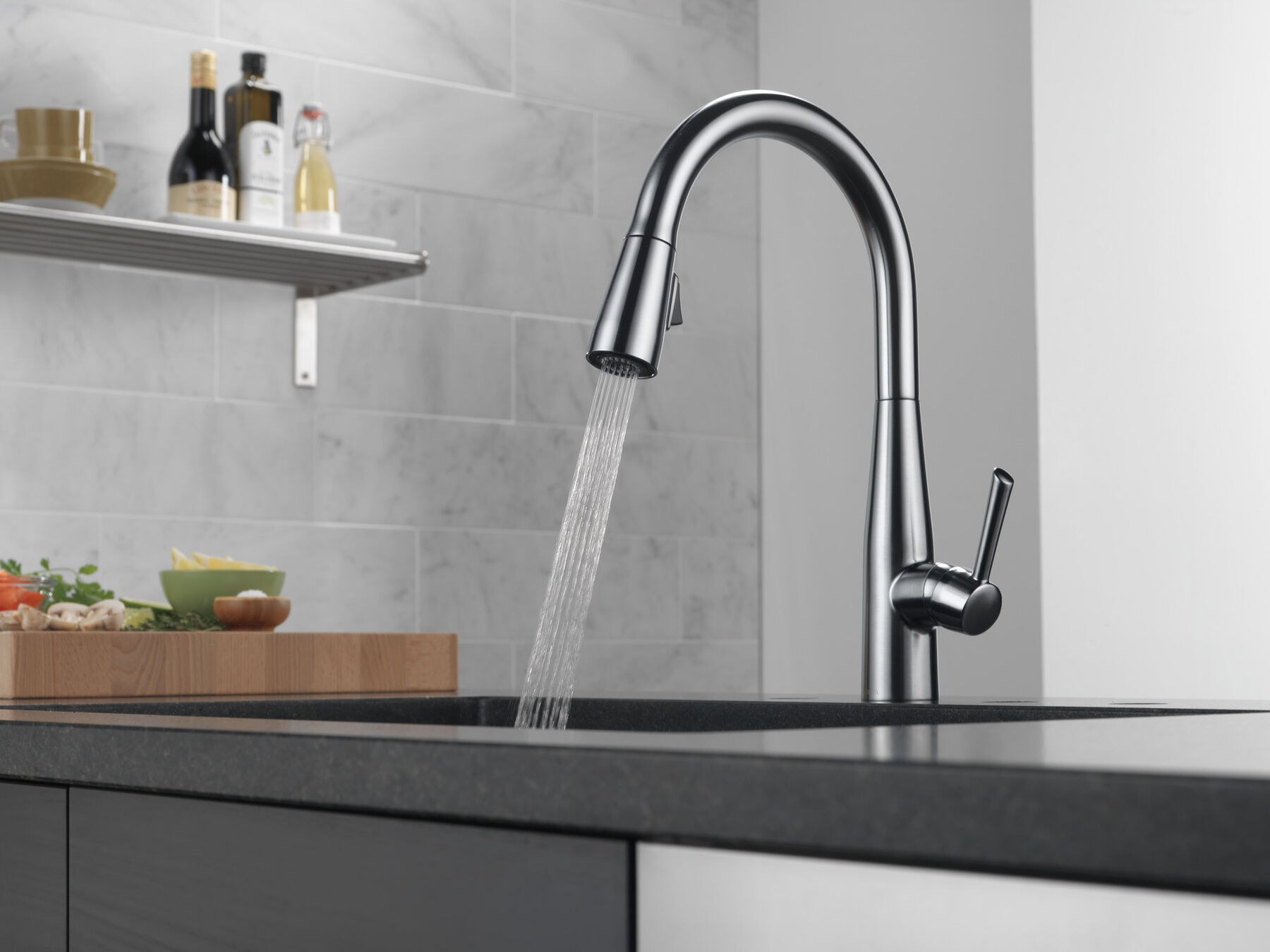 Single Handle Pull-Down Kitchen Faucet