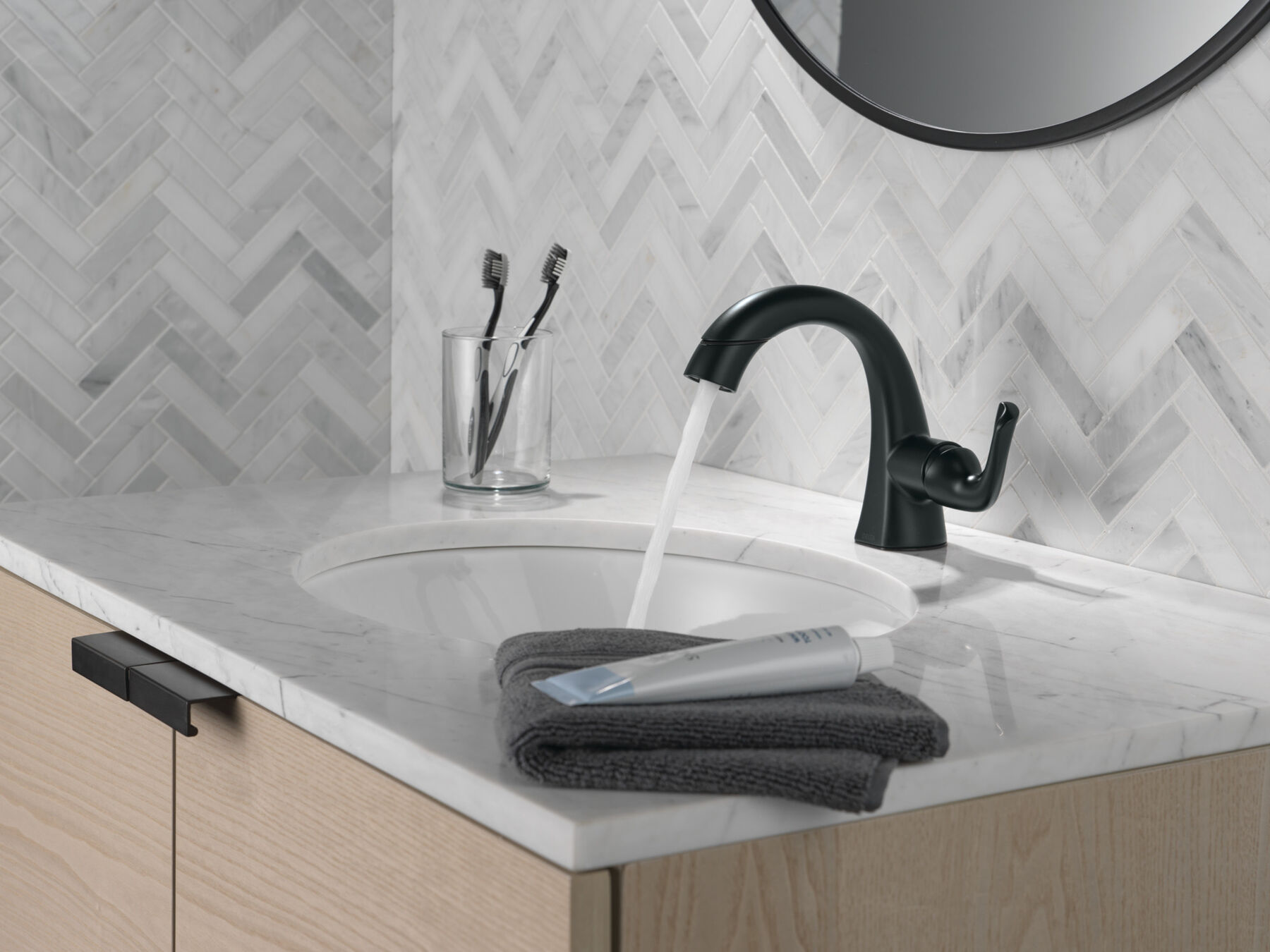 Single Handle Pull-Down Bathroom Faucet