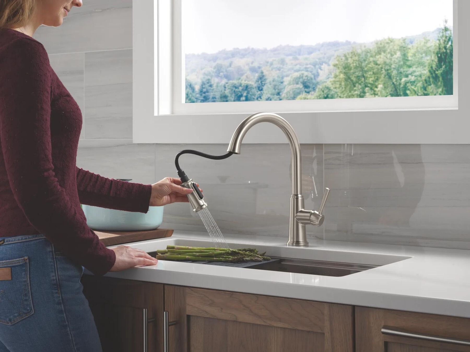 Single Handle Pull-Down Kitchen Faucet