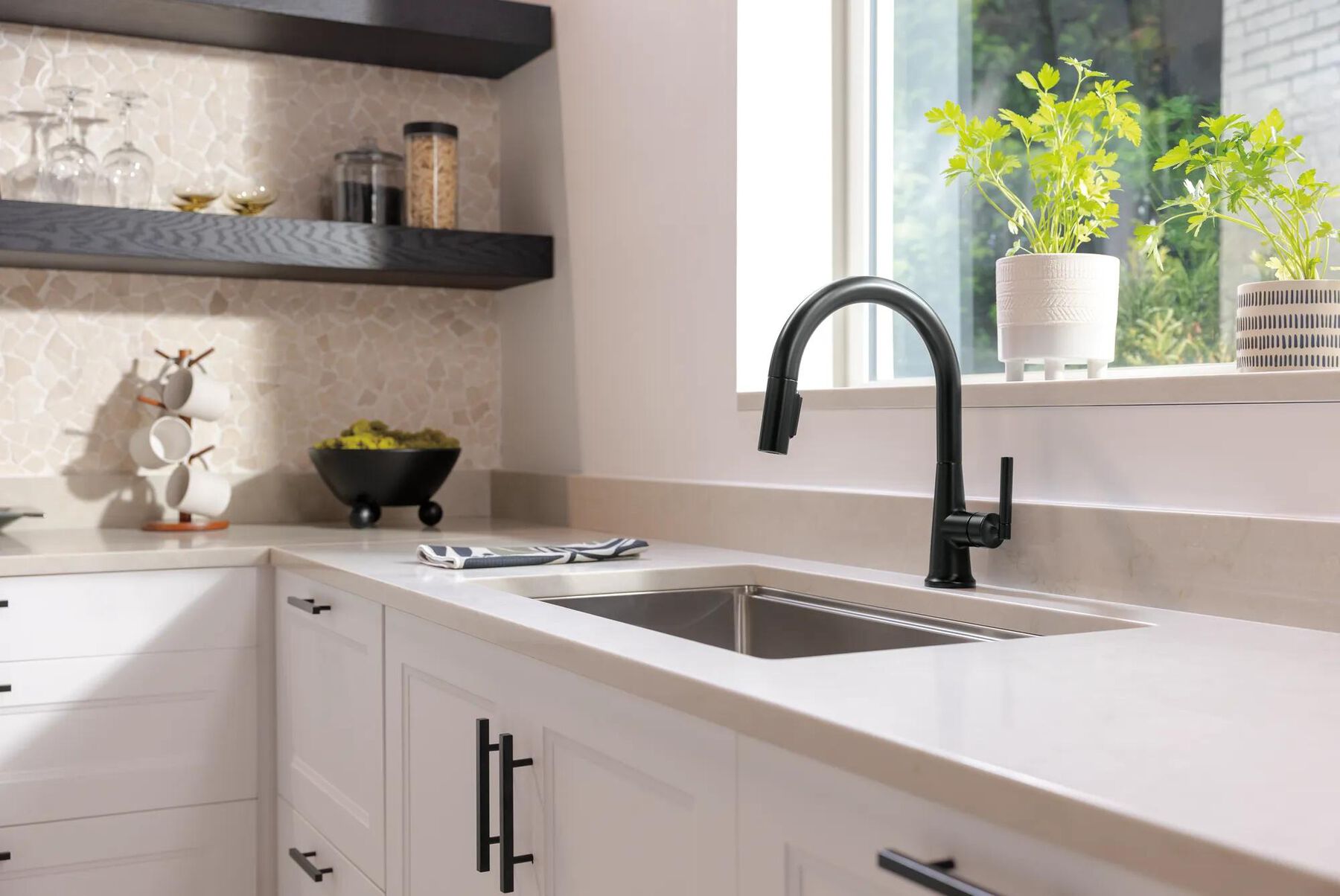 Single Handle Pull-Down Kitchen Faucet